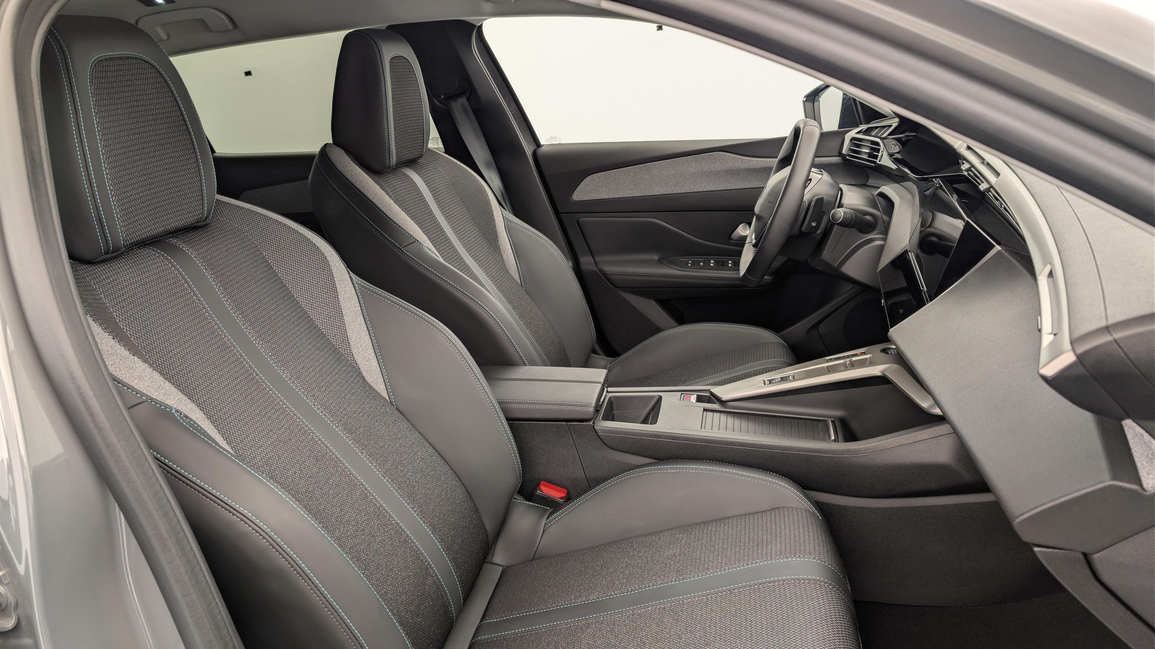 Peugeot 408 Hybrid 136 e-DCS6 Allure