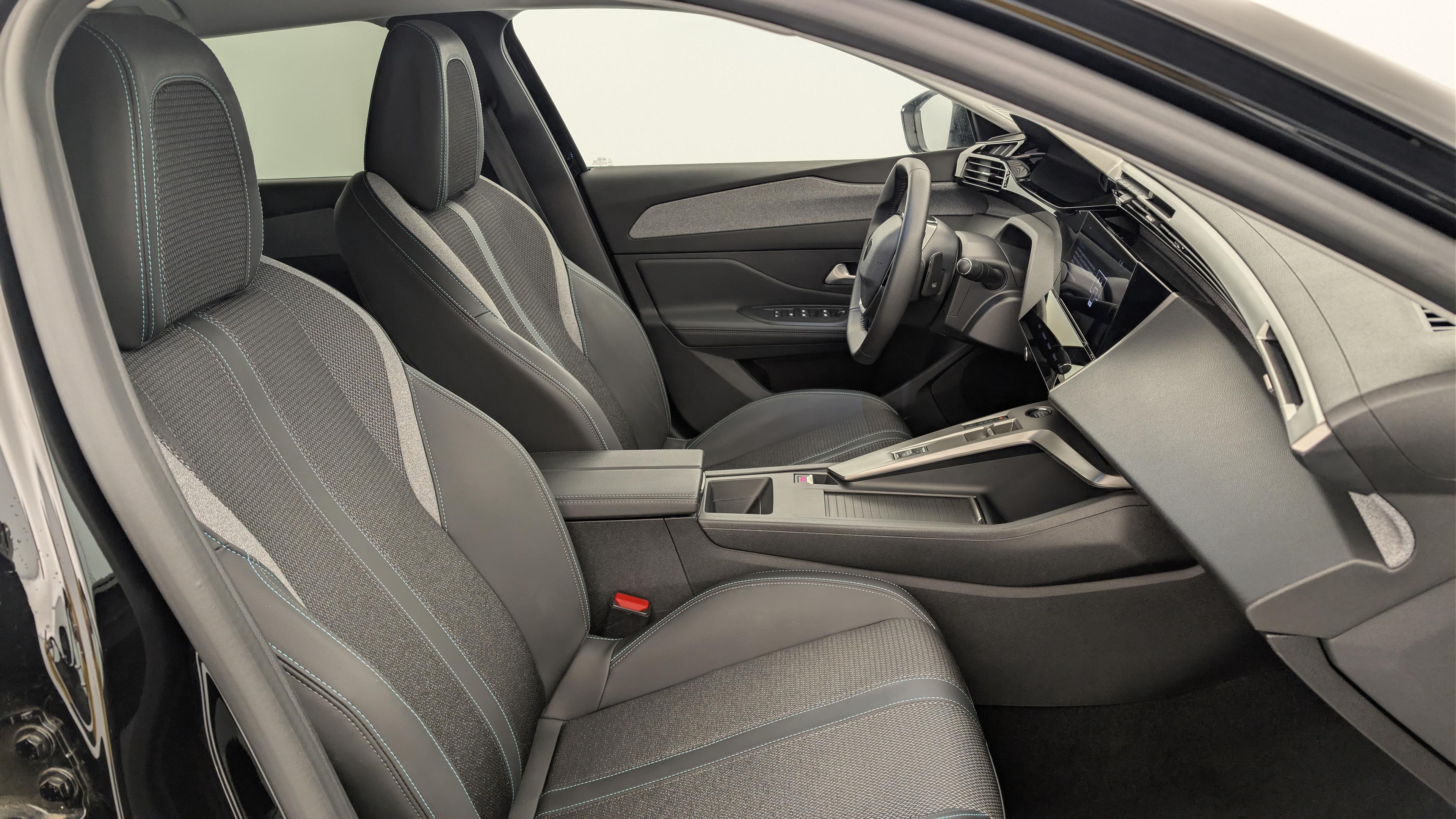 Peugeot 408 Hybrid 136 e-DCS6 Allure