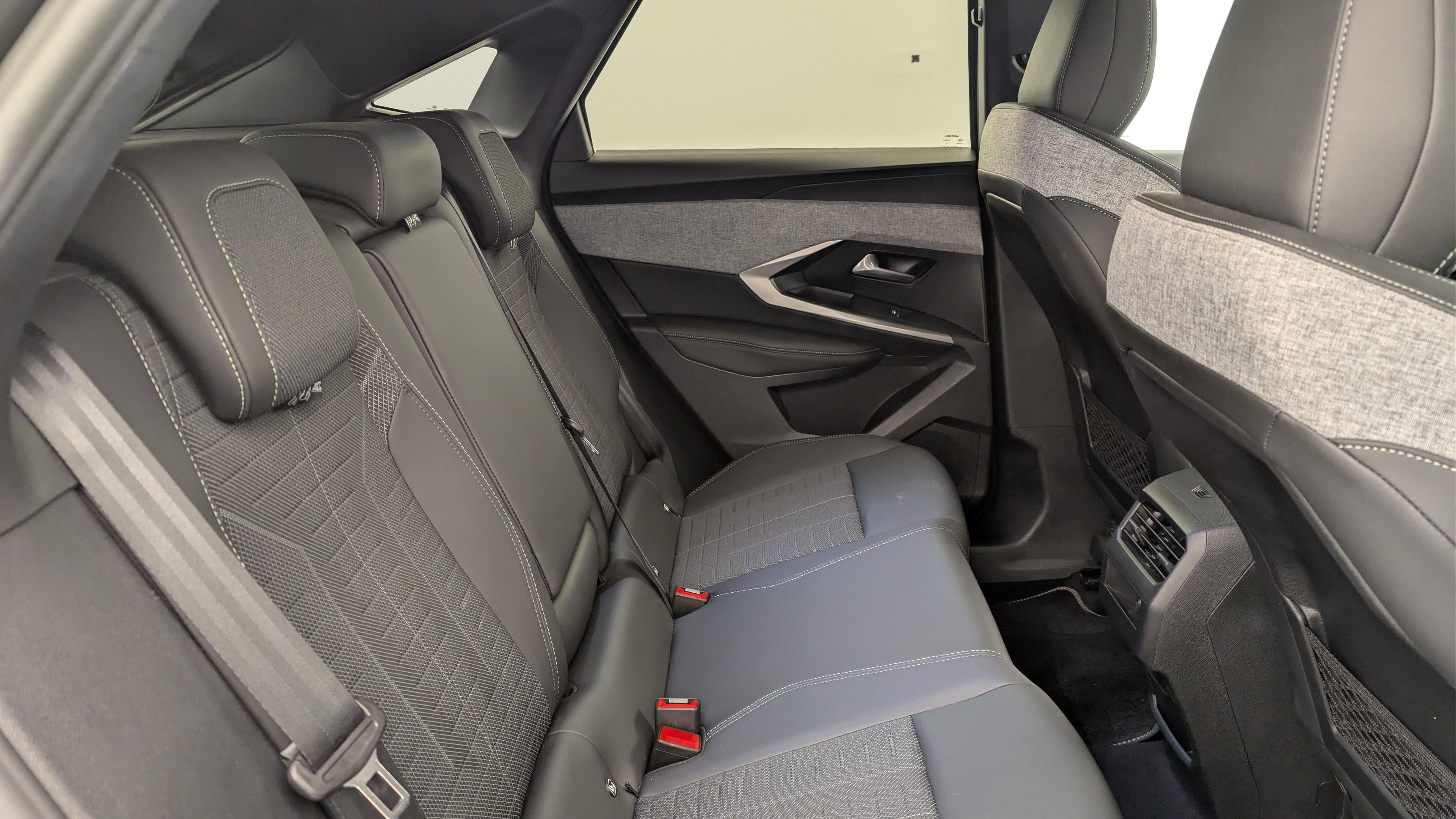 Peugeot 3008 Hybrid 145 e-DCS6 GT