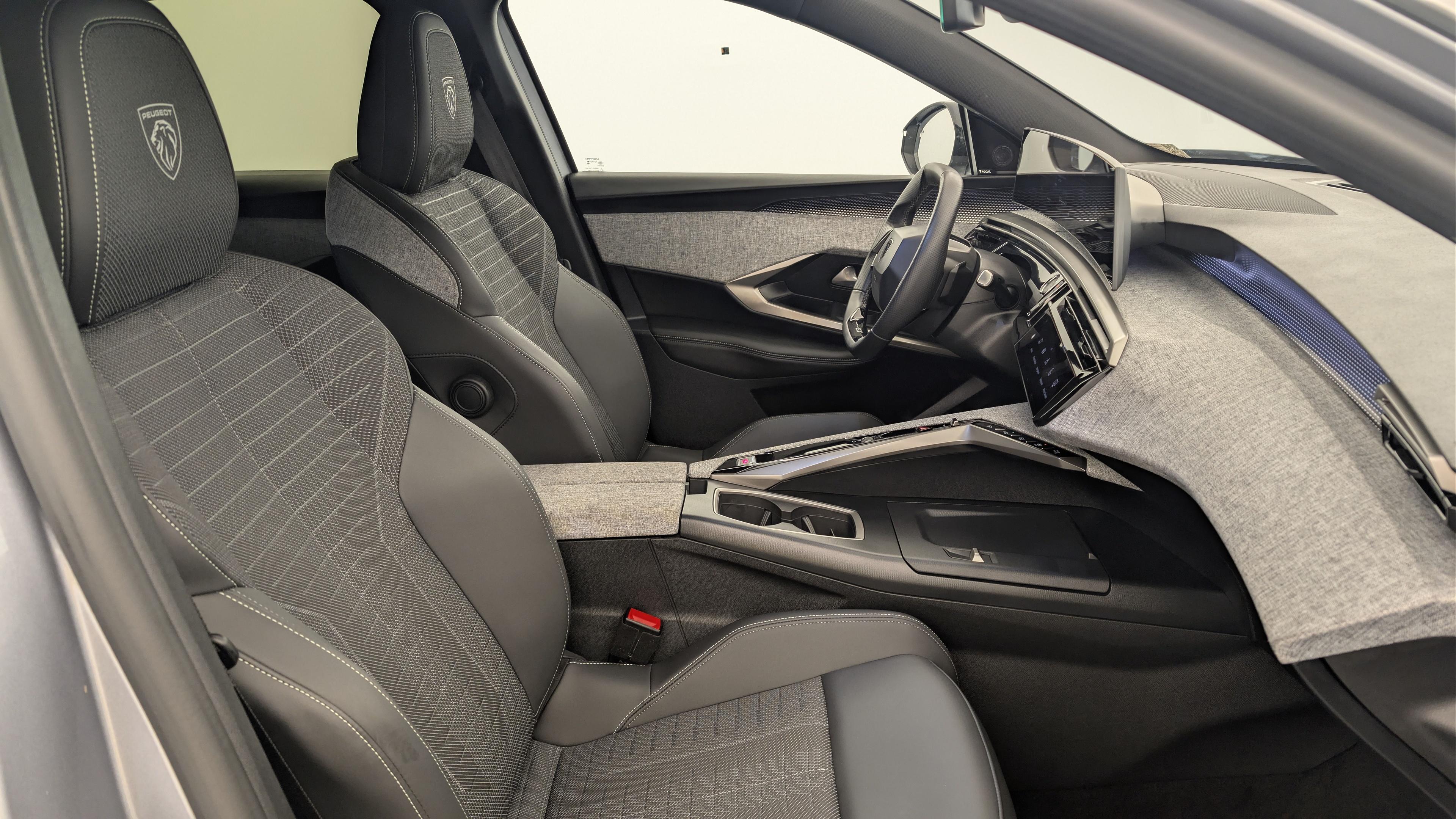 Peugeot 3008 Hybrid 145 e-DCS6 GT