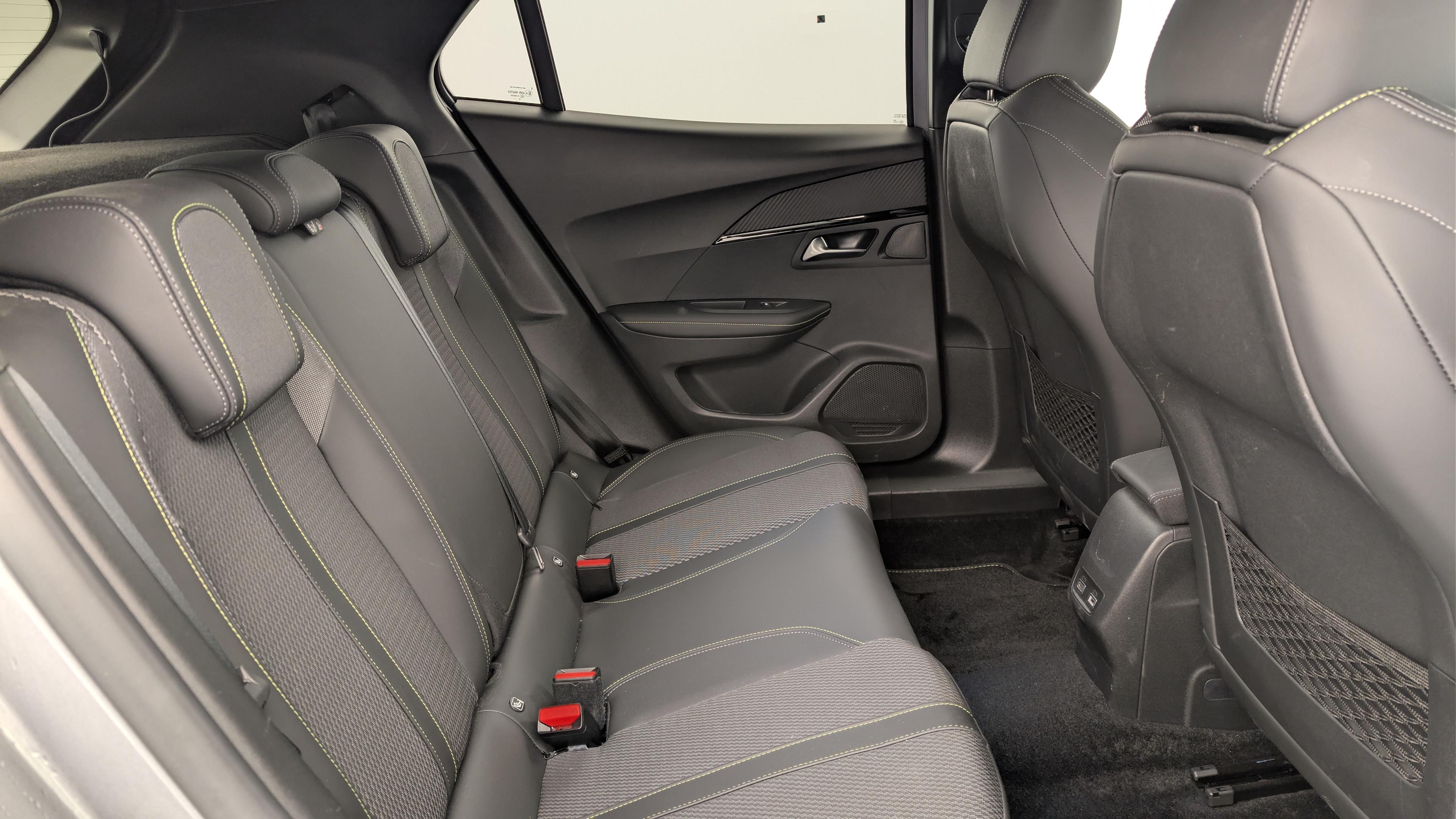 Peugeot 2008 PureTech 130 S&S EAT8 GT