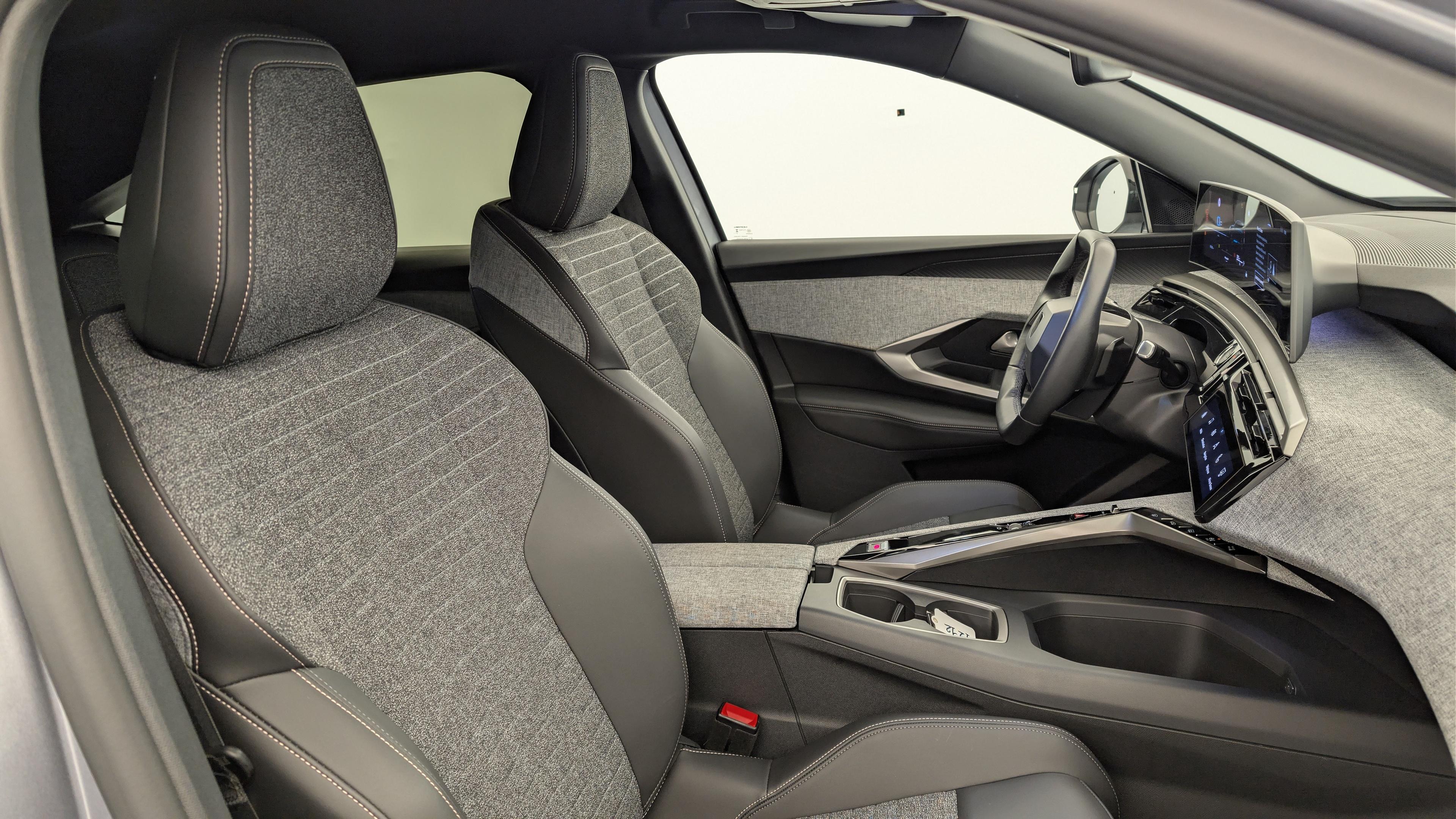 Peugeot 3008 Hybrid 145 e-DCS6 Allure