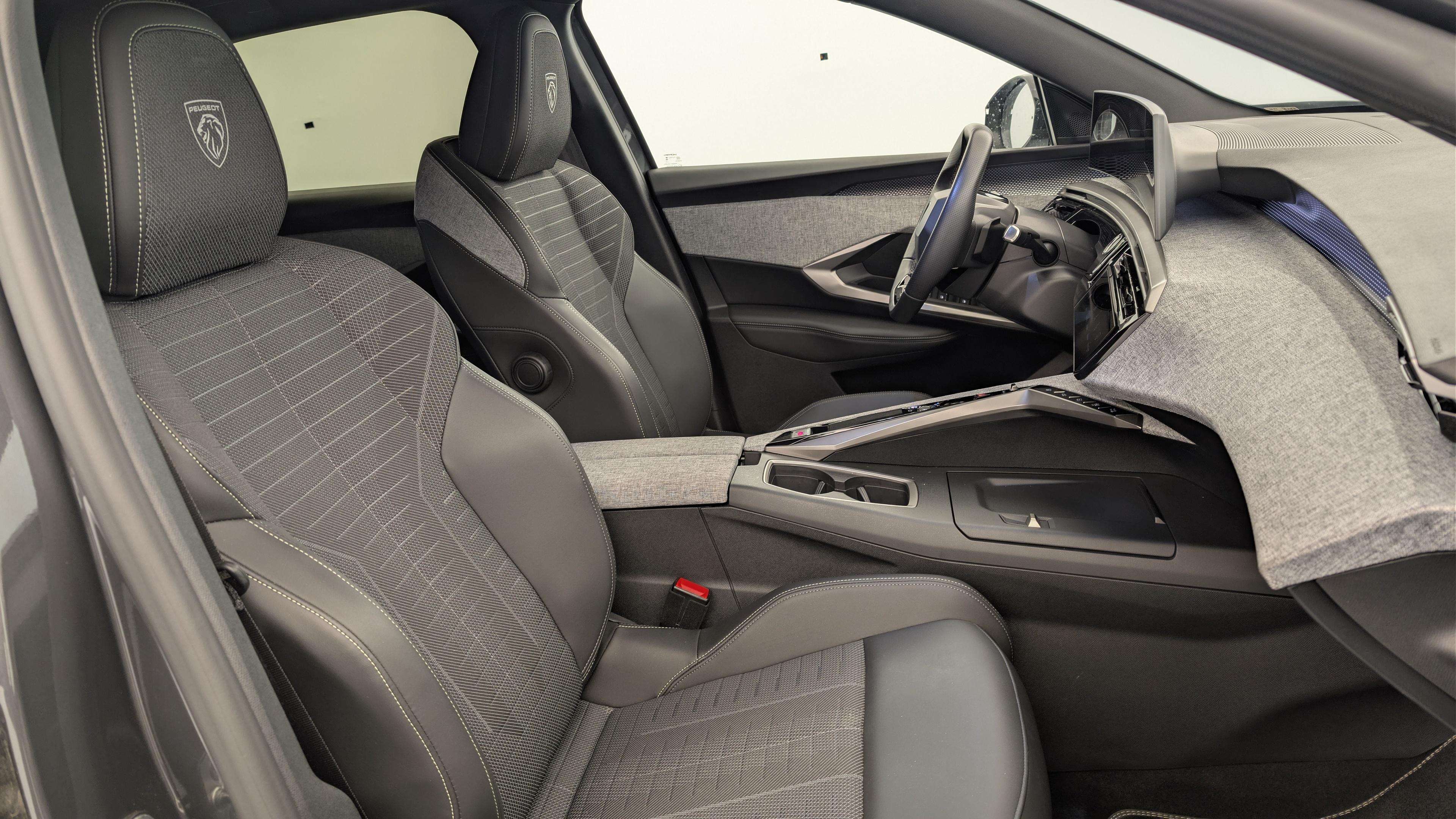 Peugeot 3008 Hybrid 145 e-DCS6 GT