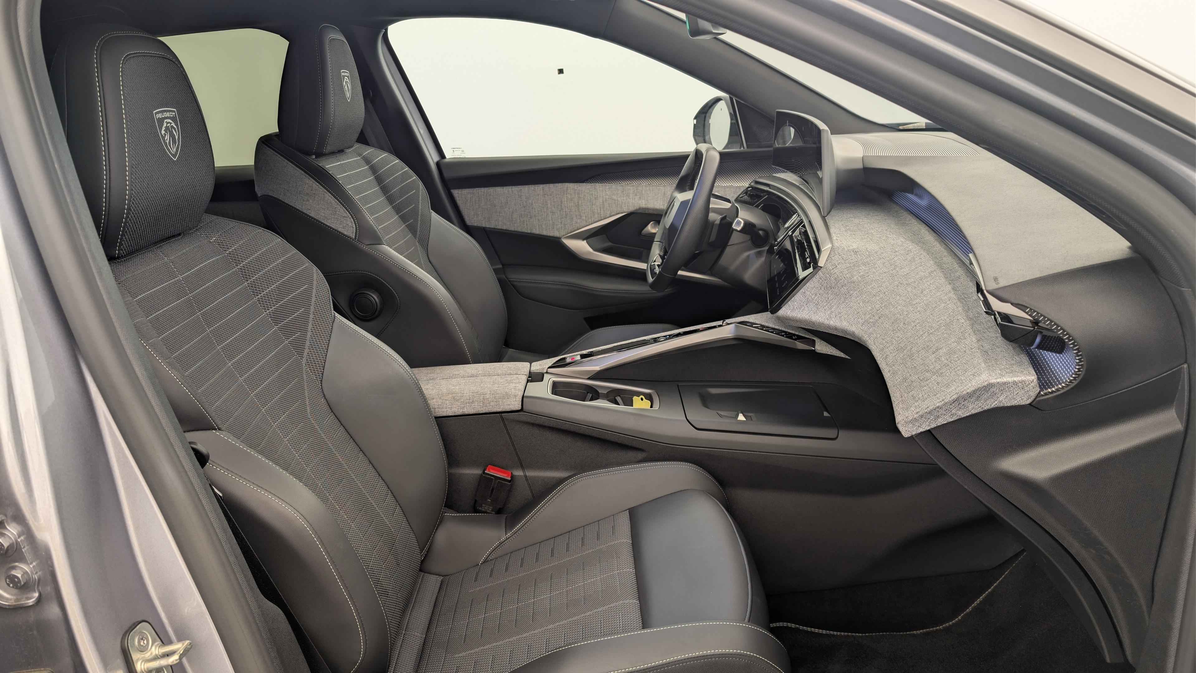 Peugeot 3008 Hybrid 145 e-DCS6 GT