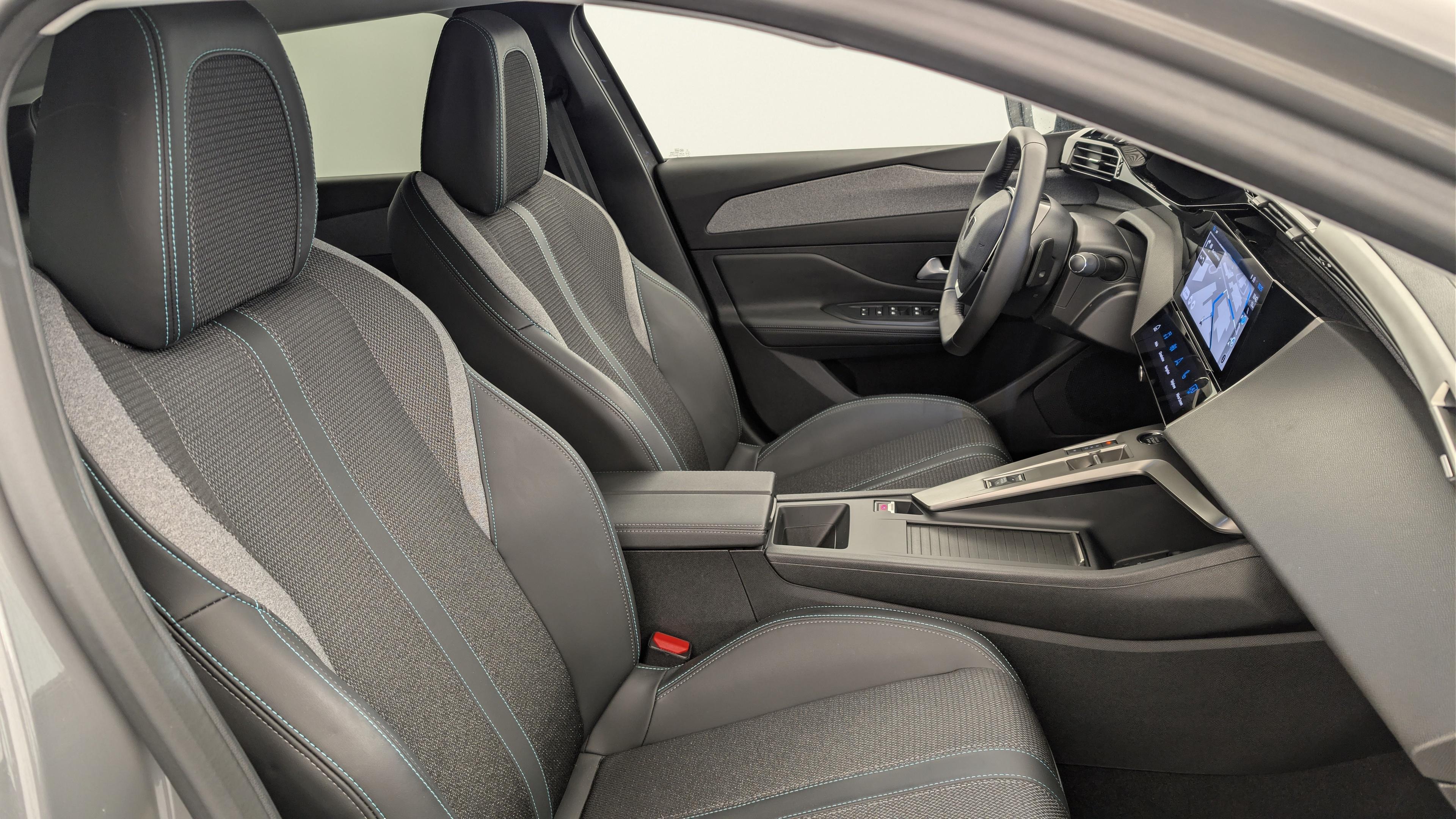 Peugeot 408 Hybrid 145 e-DCS6 Allure
