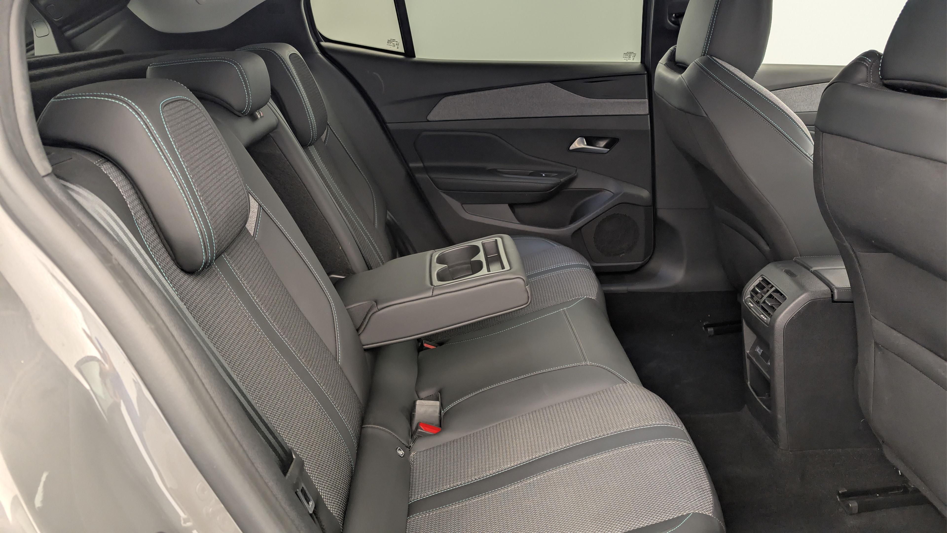 Peugeot 408 Hybrid 145 e-DCS6 Allure