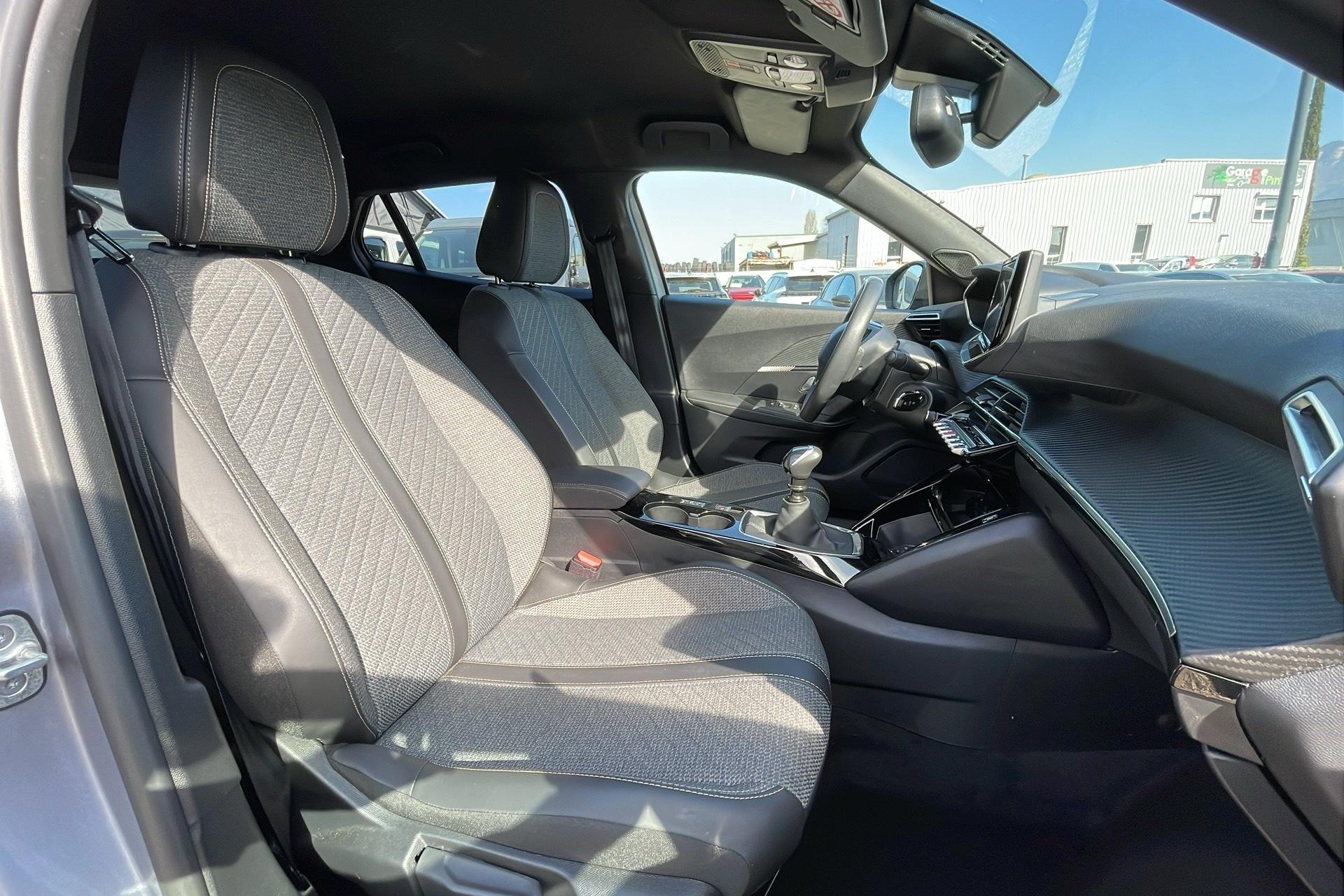 Peugeot 2008 PureTech 100 S&S BVM6 Allure