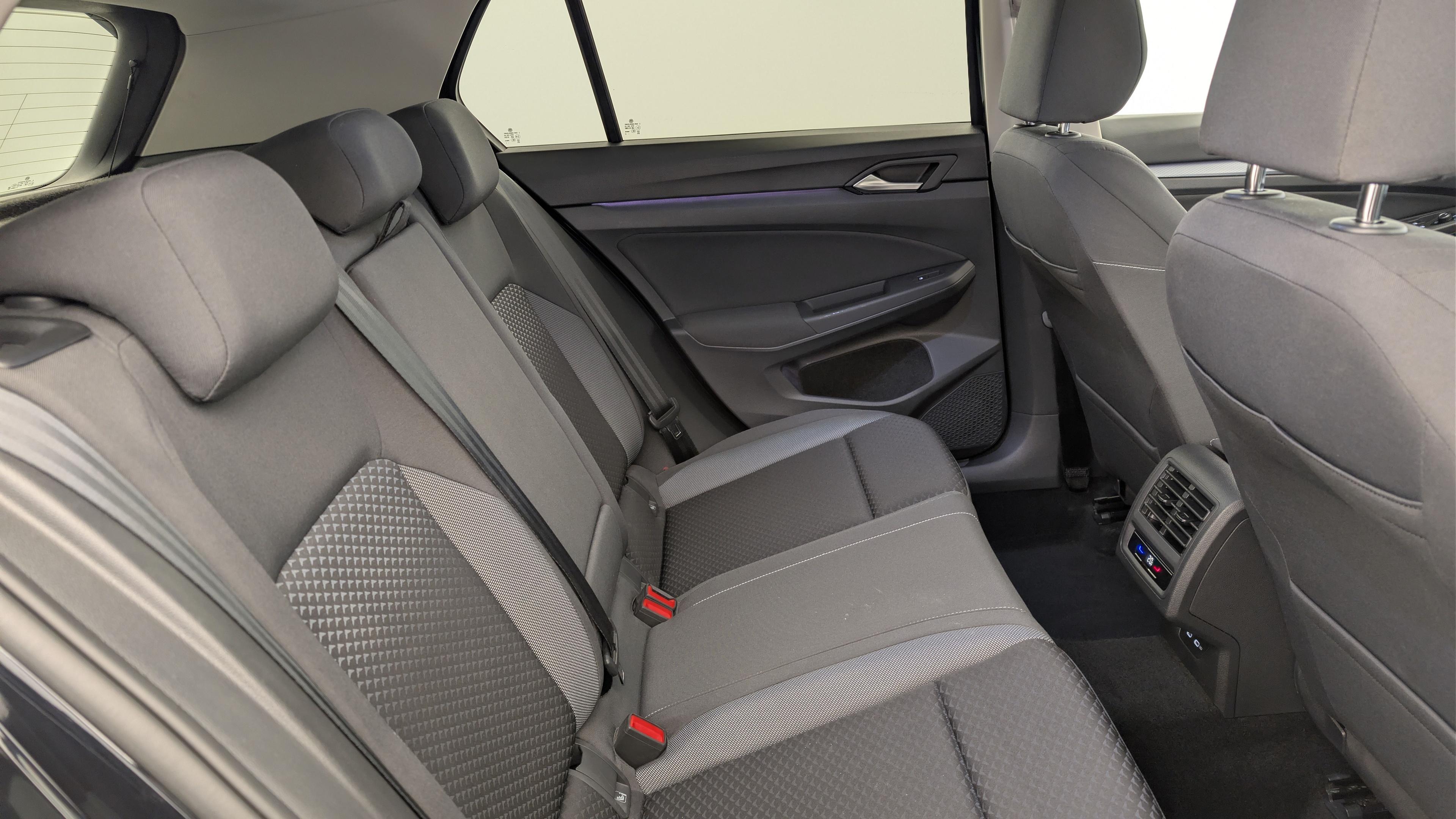 Volkswagen GOLF 8 1.0 TSI OPF 110 BVM6 ACTIVE