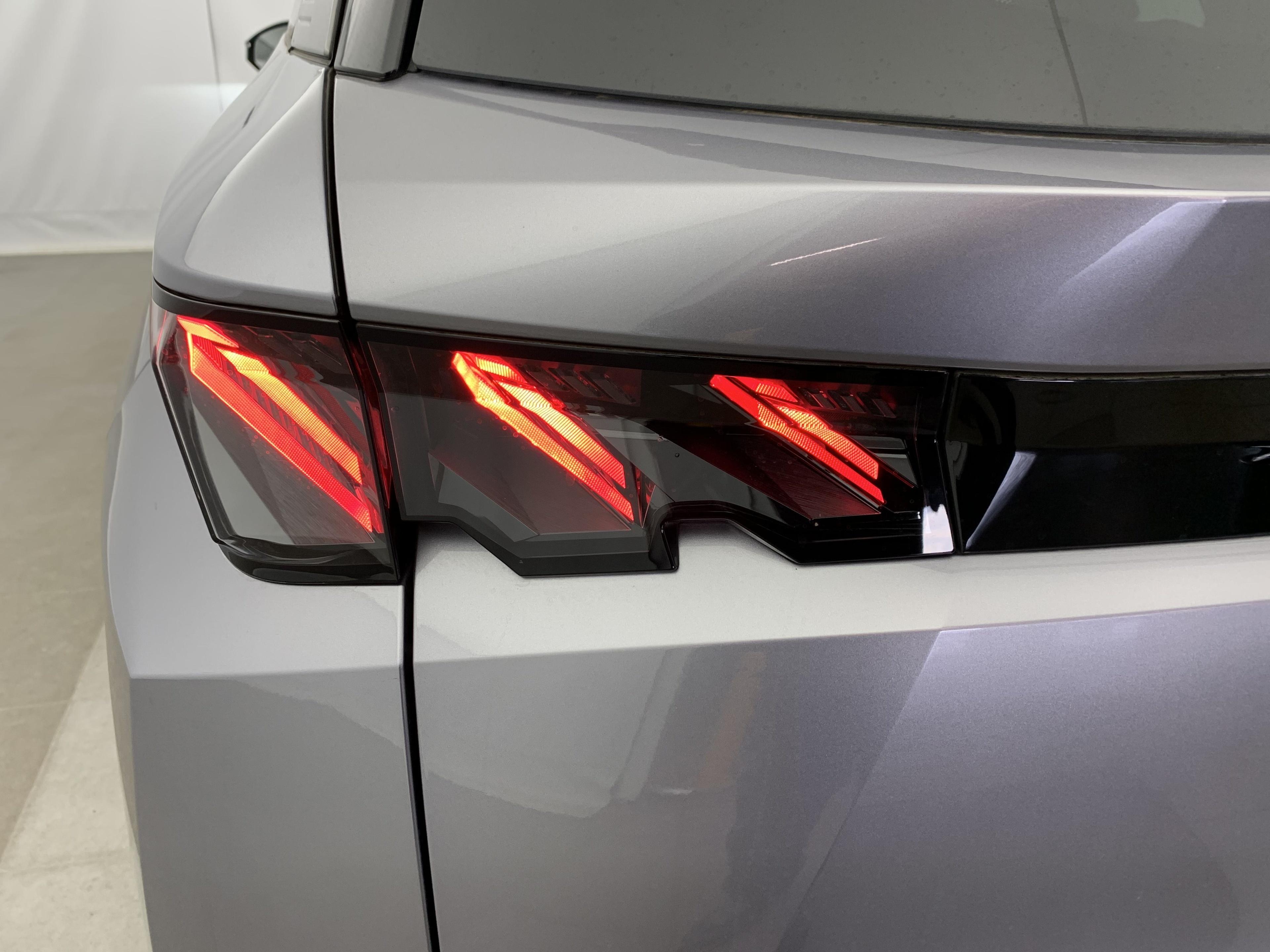 Peugeot 5008 Hybrid 145 e-DCS6 GT