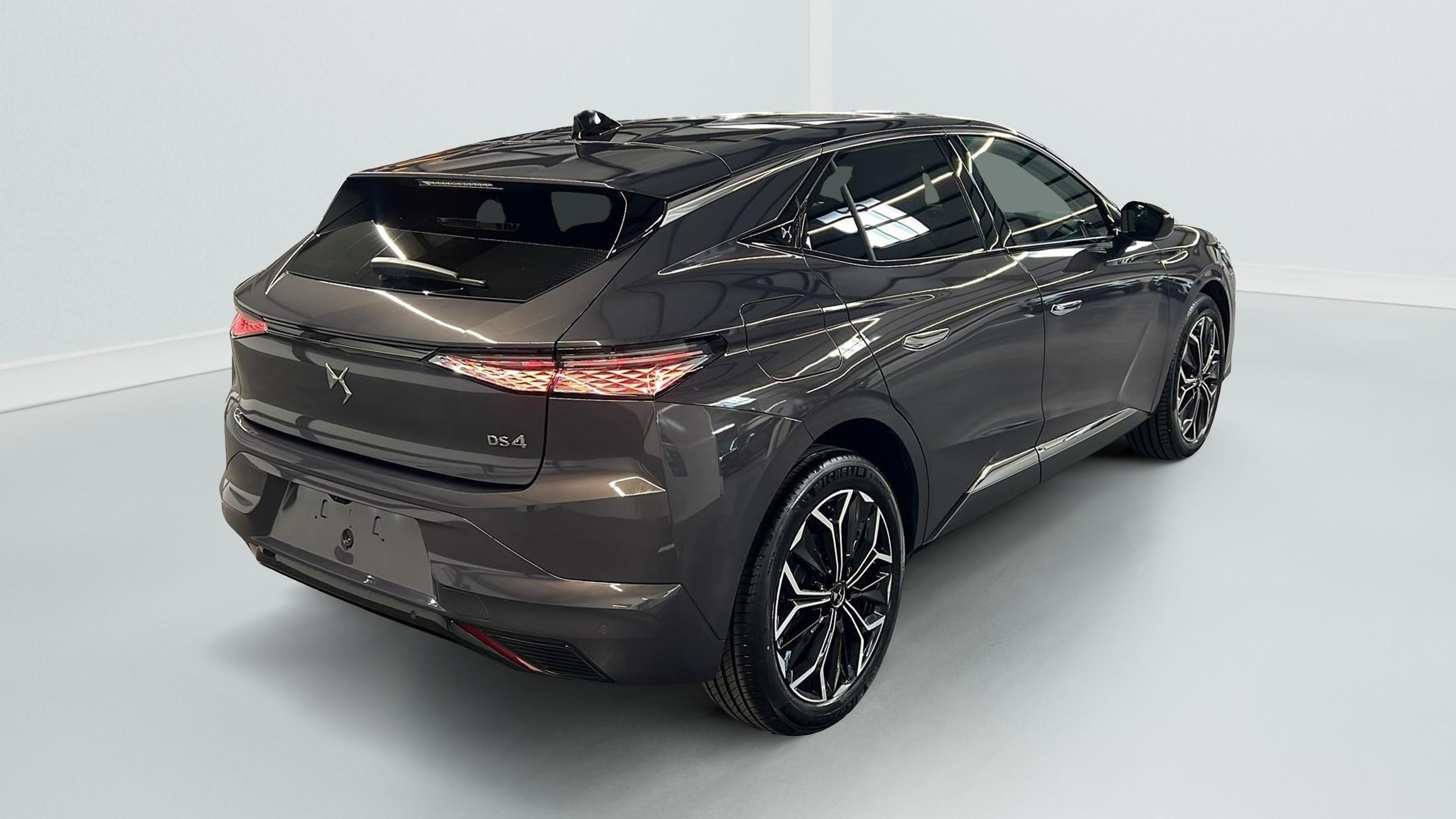 ds DS4 BlueHDi 130 EAT8 Etoile - Alcantara