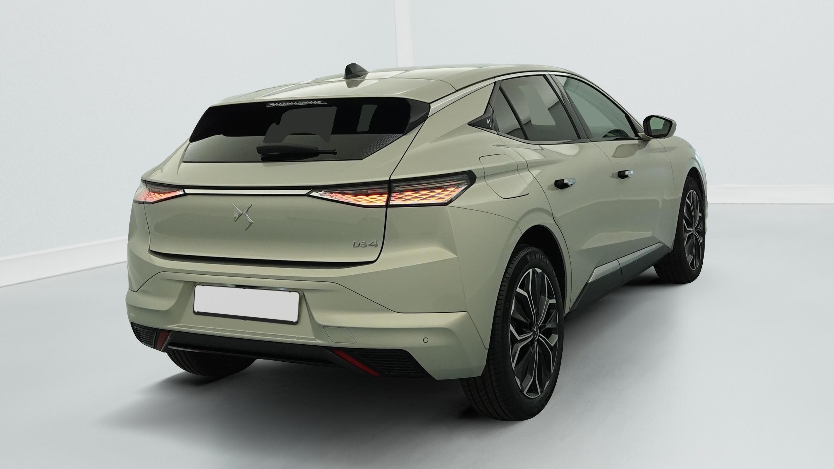 ds DS4 BlueHDi 130 EAT8 Etoile - Alcantara