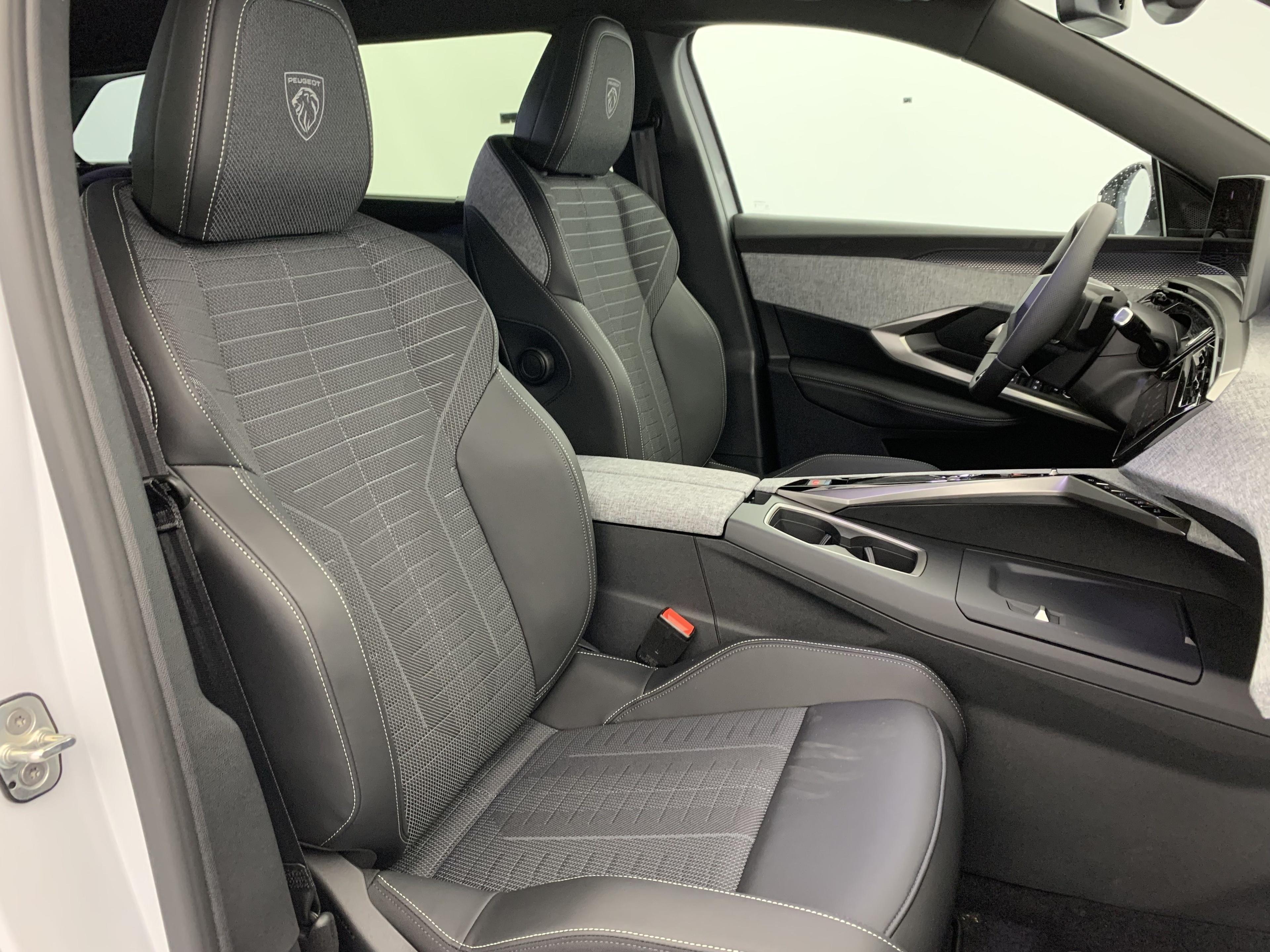 Peugeot 5008 Hybrid 145 e-DCS6 GT