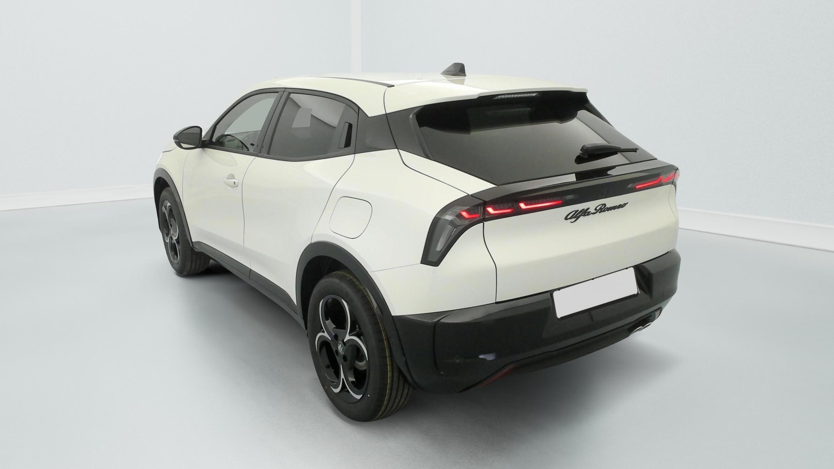 alfa romeo Junior 1.2 Ibrida 145 ch e-DCT6 Ti