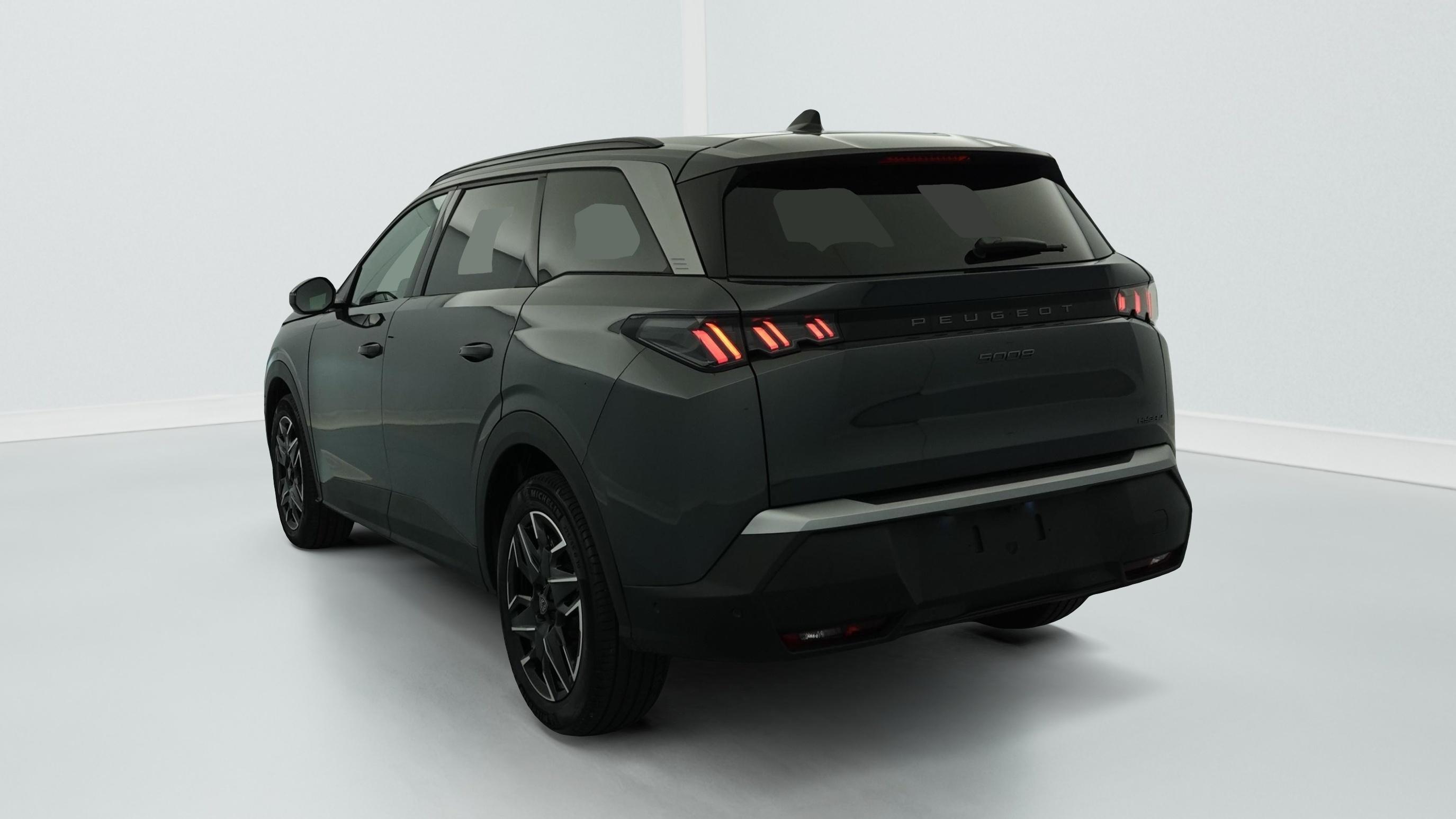 Peugeot 5008 Hybrid 136 e-DCS6 Allure