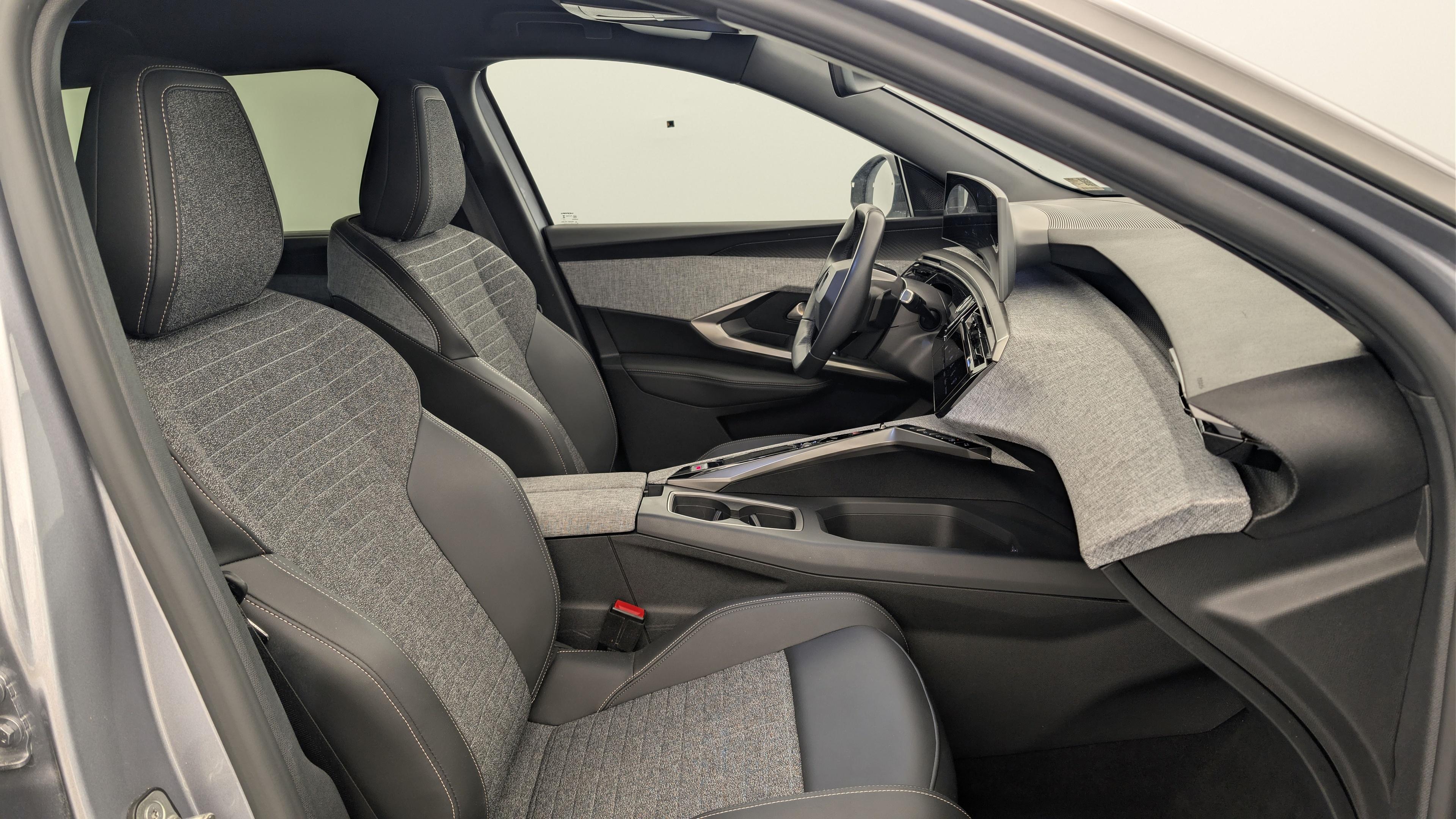 Peugeot 5008 Hybrid 136 e-DCS6 Allure