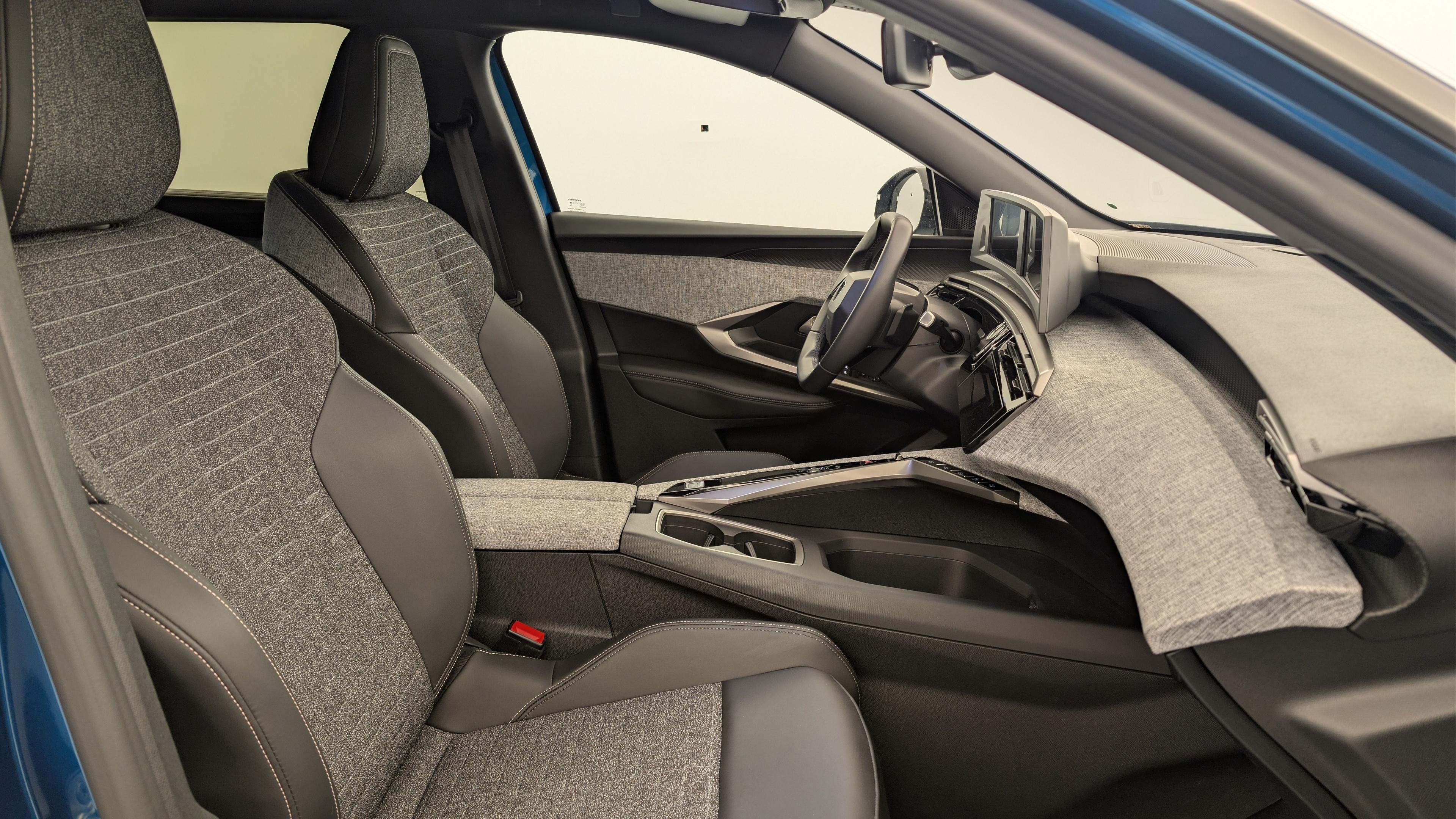 Peugeot 5008 HYBRID 145 CH E-DCS6 ALLURE