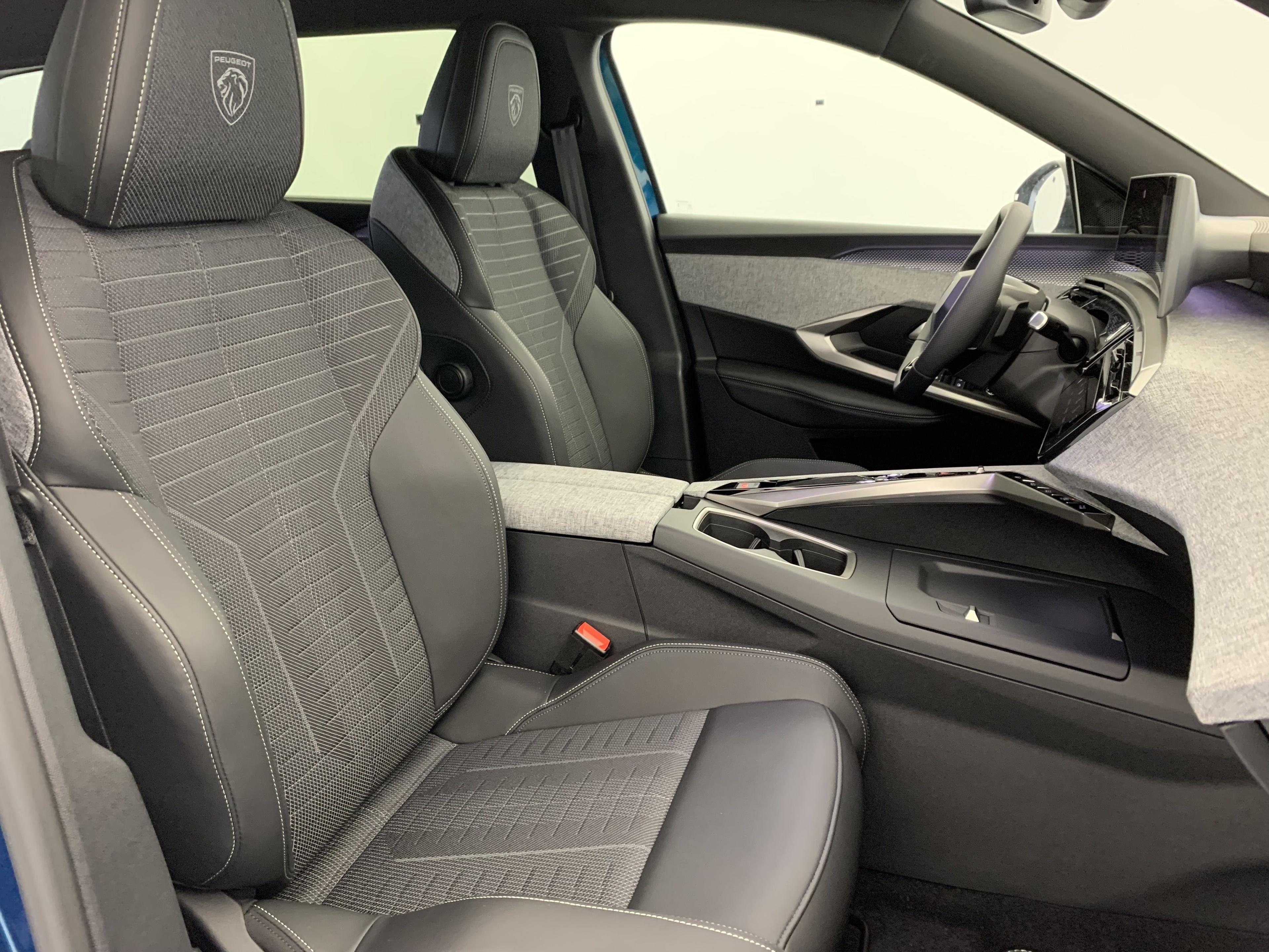 Peugeot 5008 Hybrid 145 e-DCS6 GT