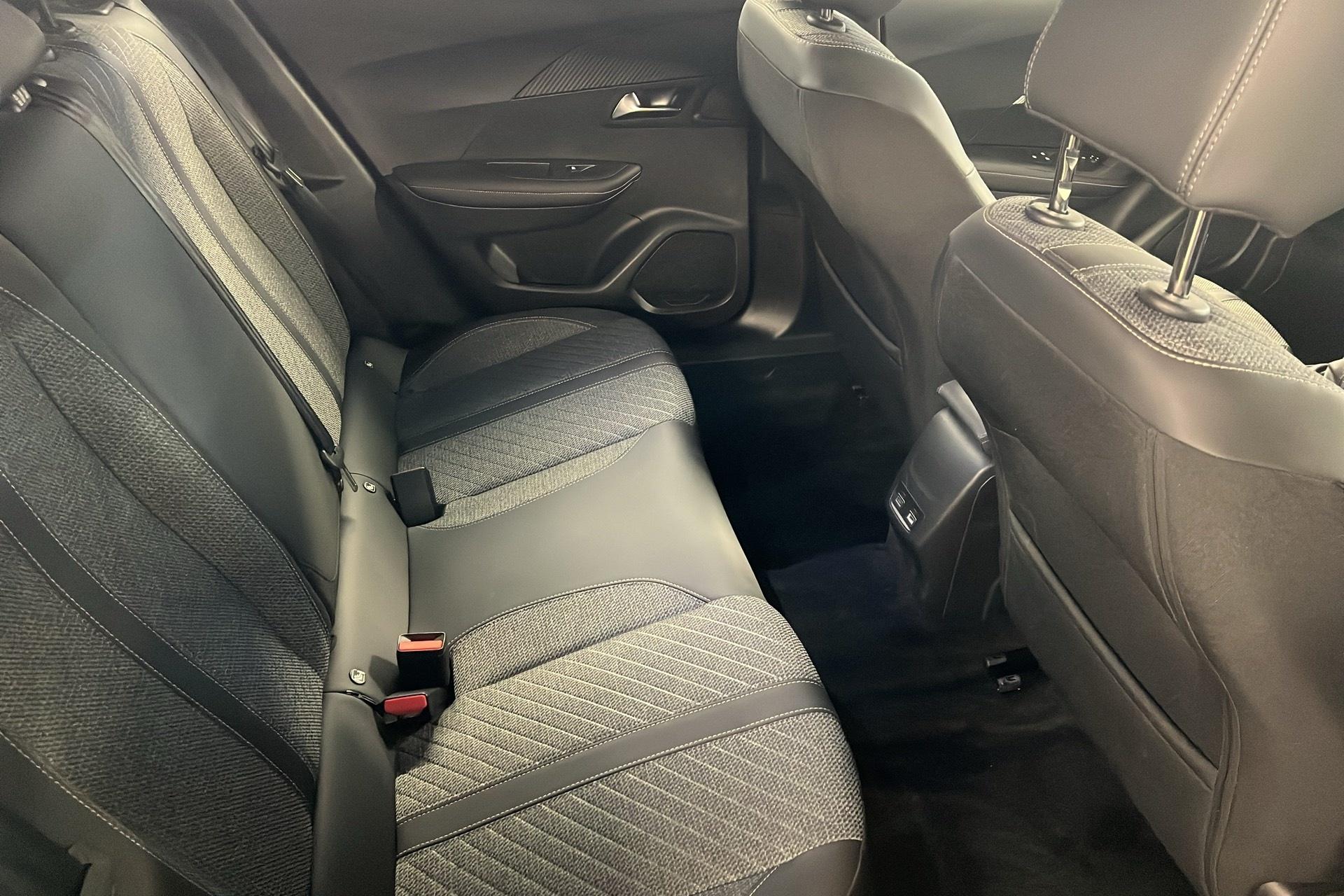 Peugeot 2008 PureTech 100 S&S BVM6 Allure