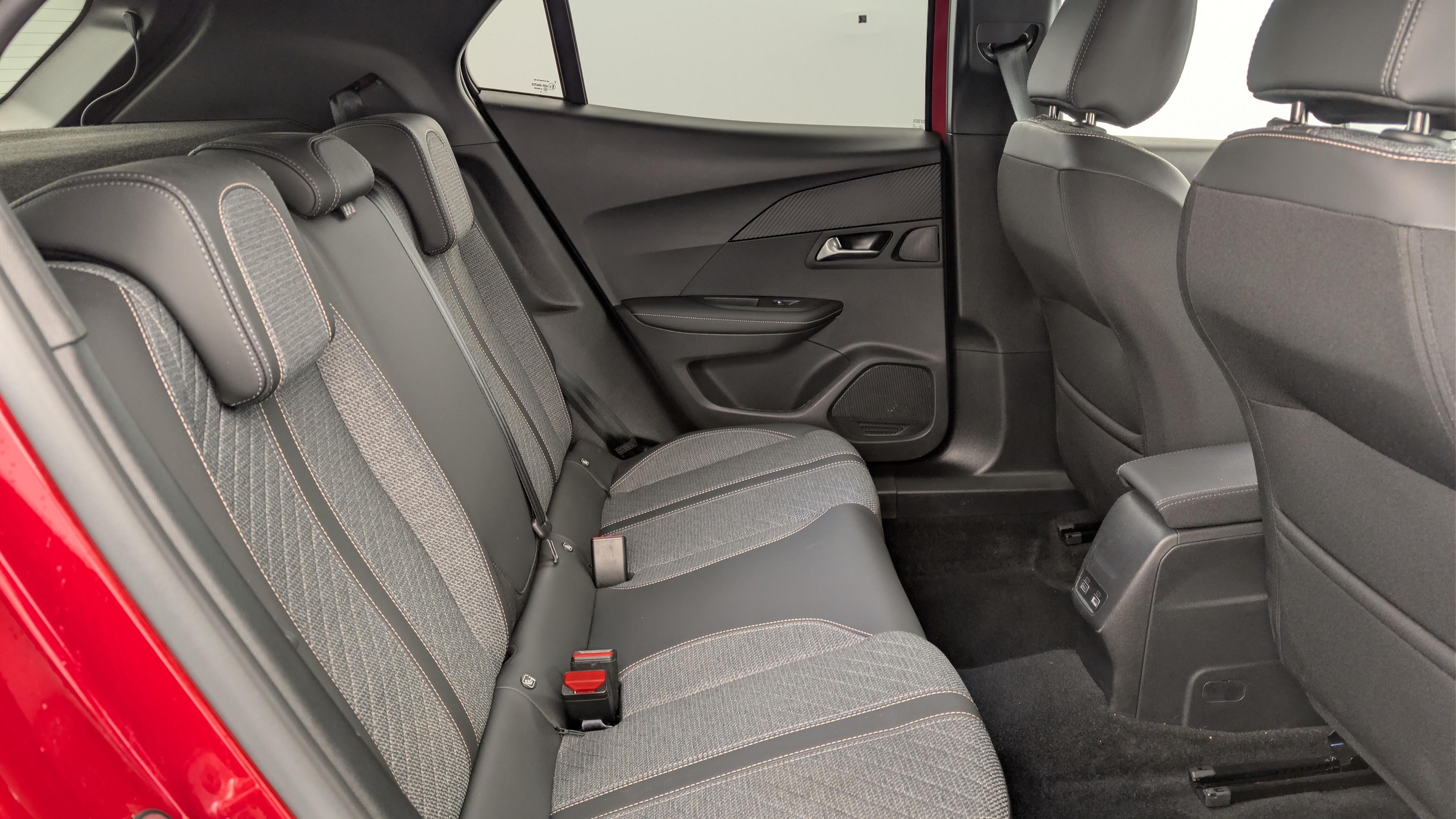 Peugeot 2008 PureTech 100 S&S BVM6 Allure
