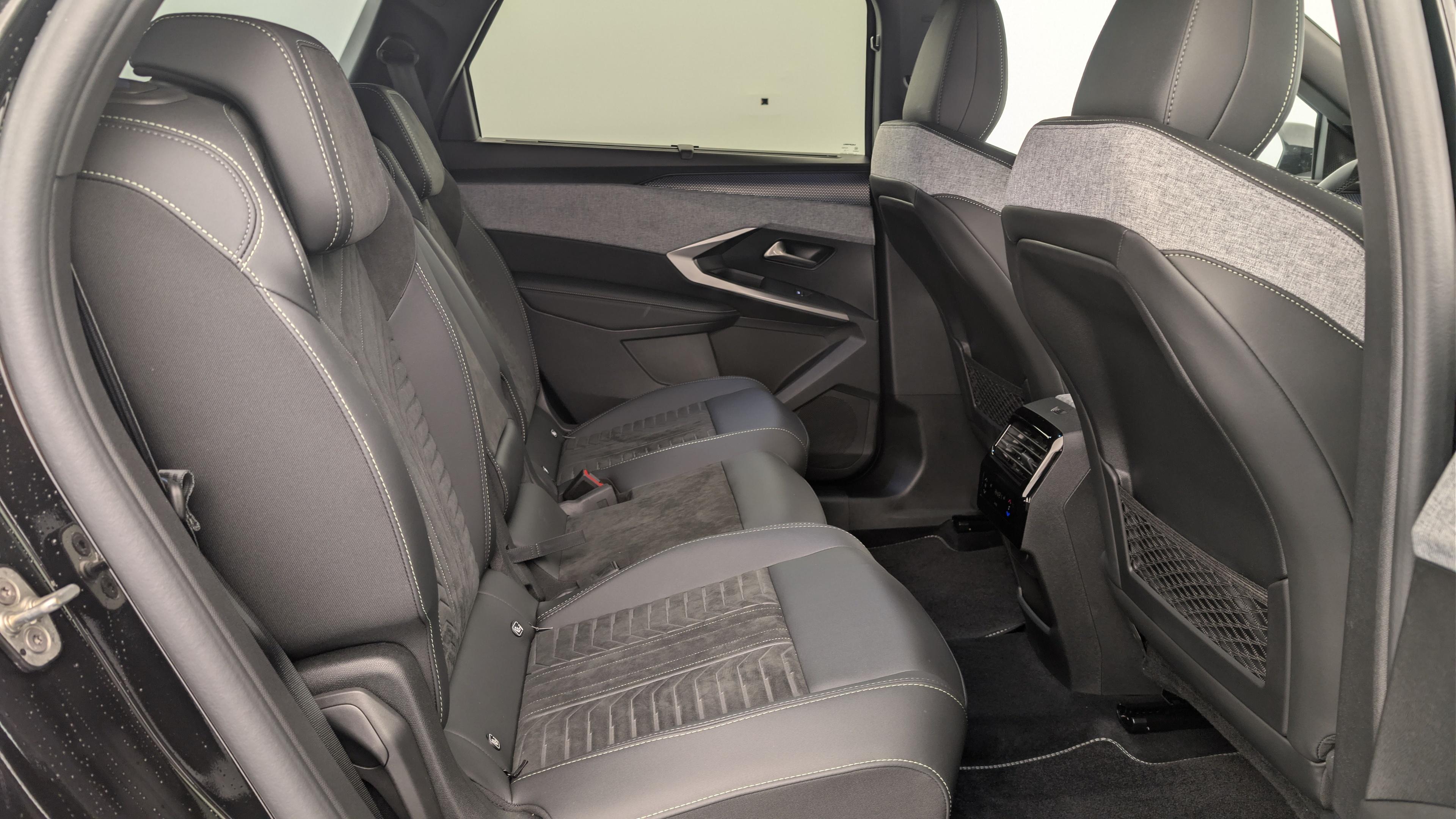 Peugeot 5008 HYBRID 145CH E-DCS6 GT