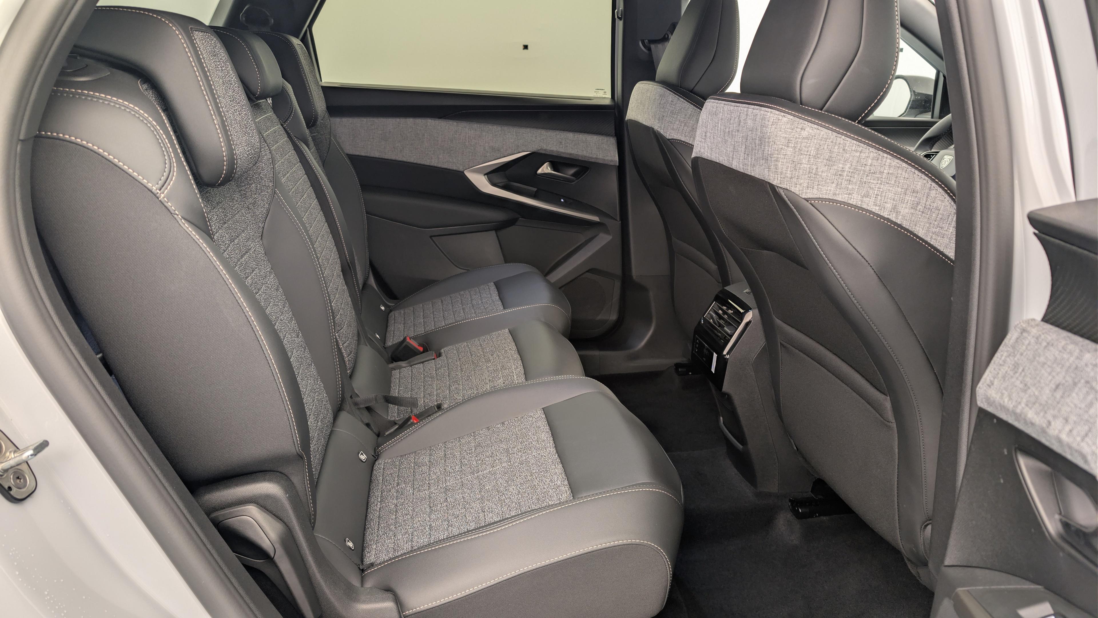 Peugeot 5008 HYBRID 145 CH E-DCS6 ALLURE