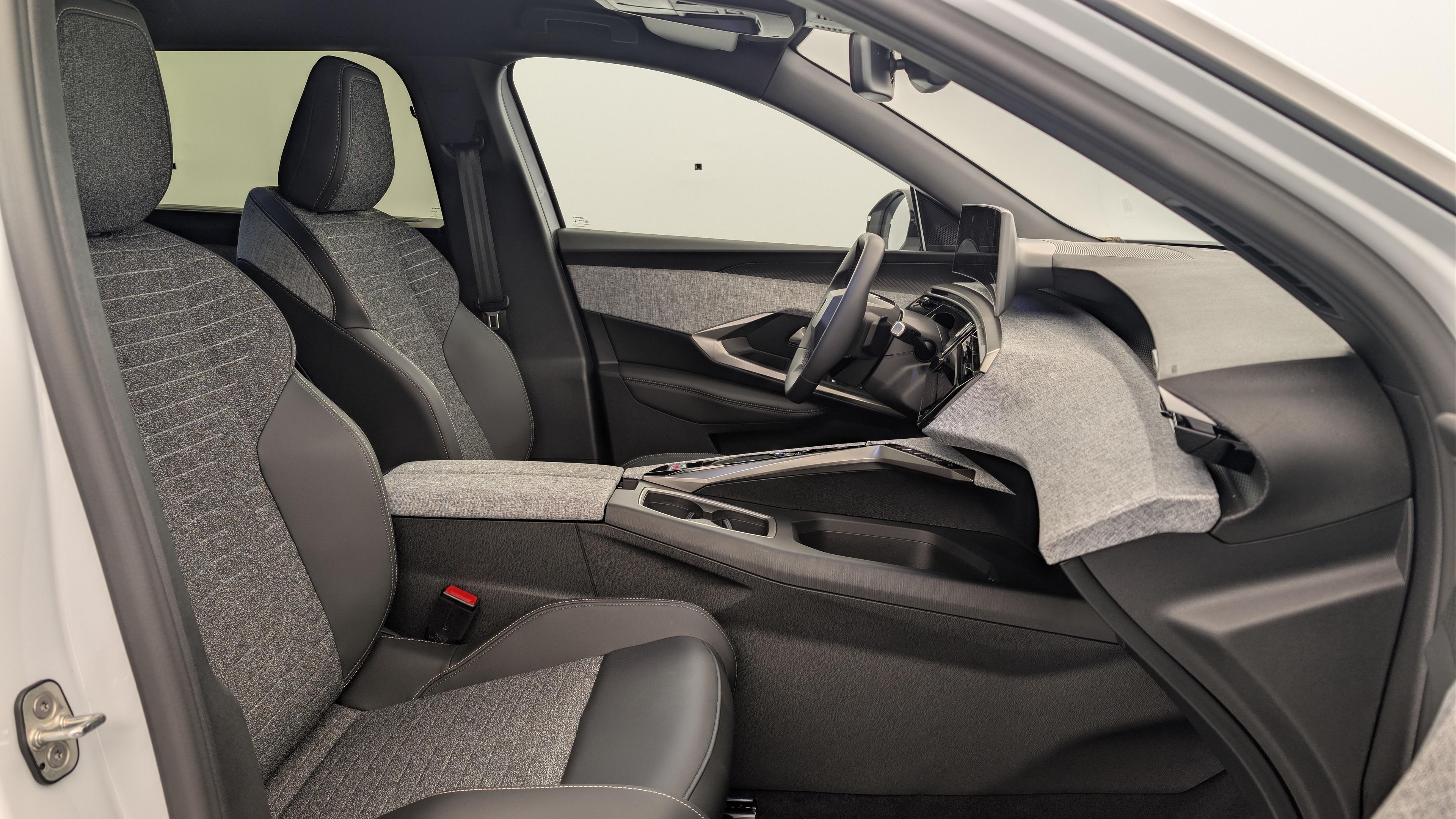 Peugeot 5008 HYBRID 145 CH E-DCS6 ALLURE