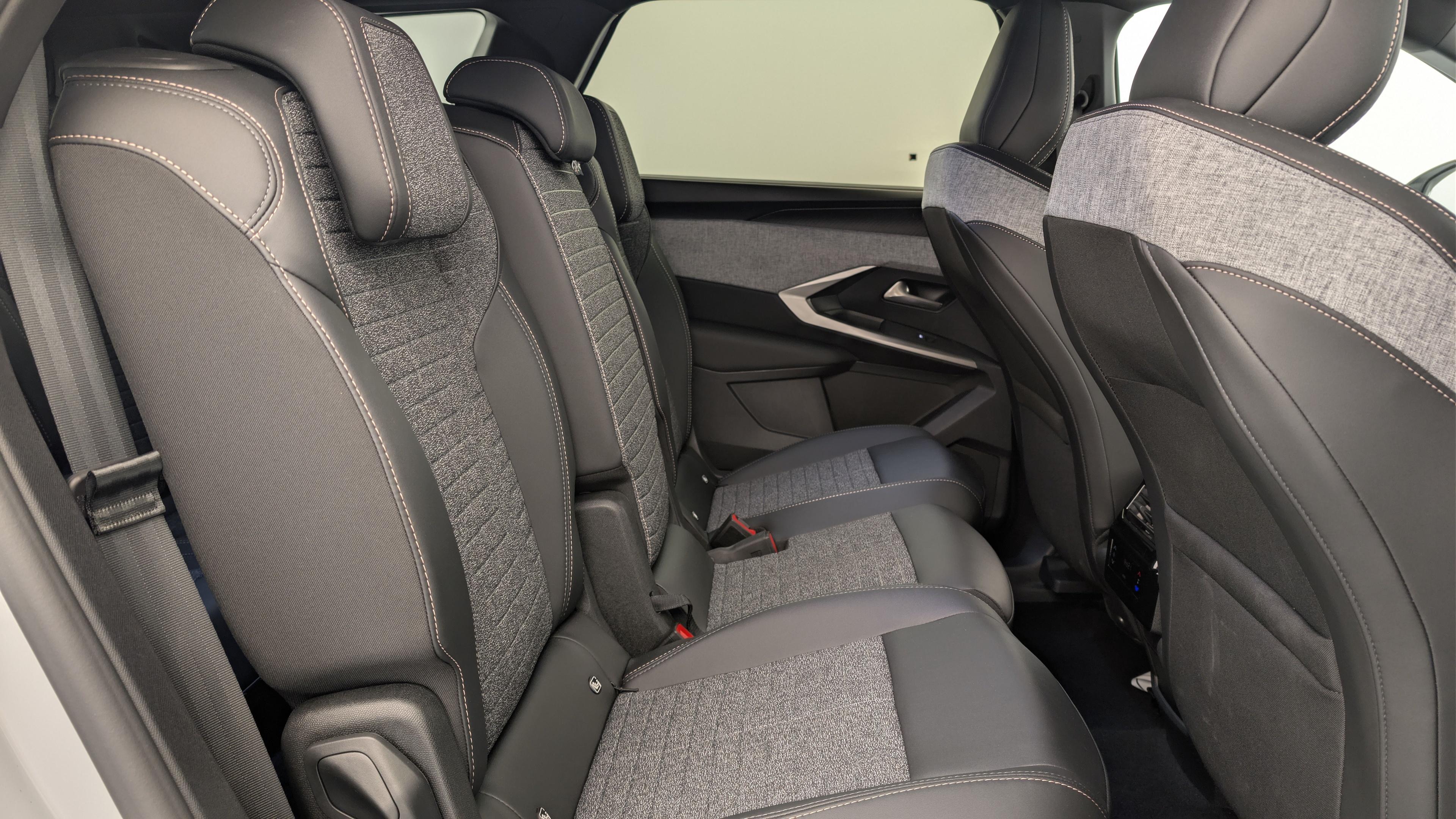 Peugeot 5008 HYBRID 145 CH E-DCS6 ALLURE