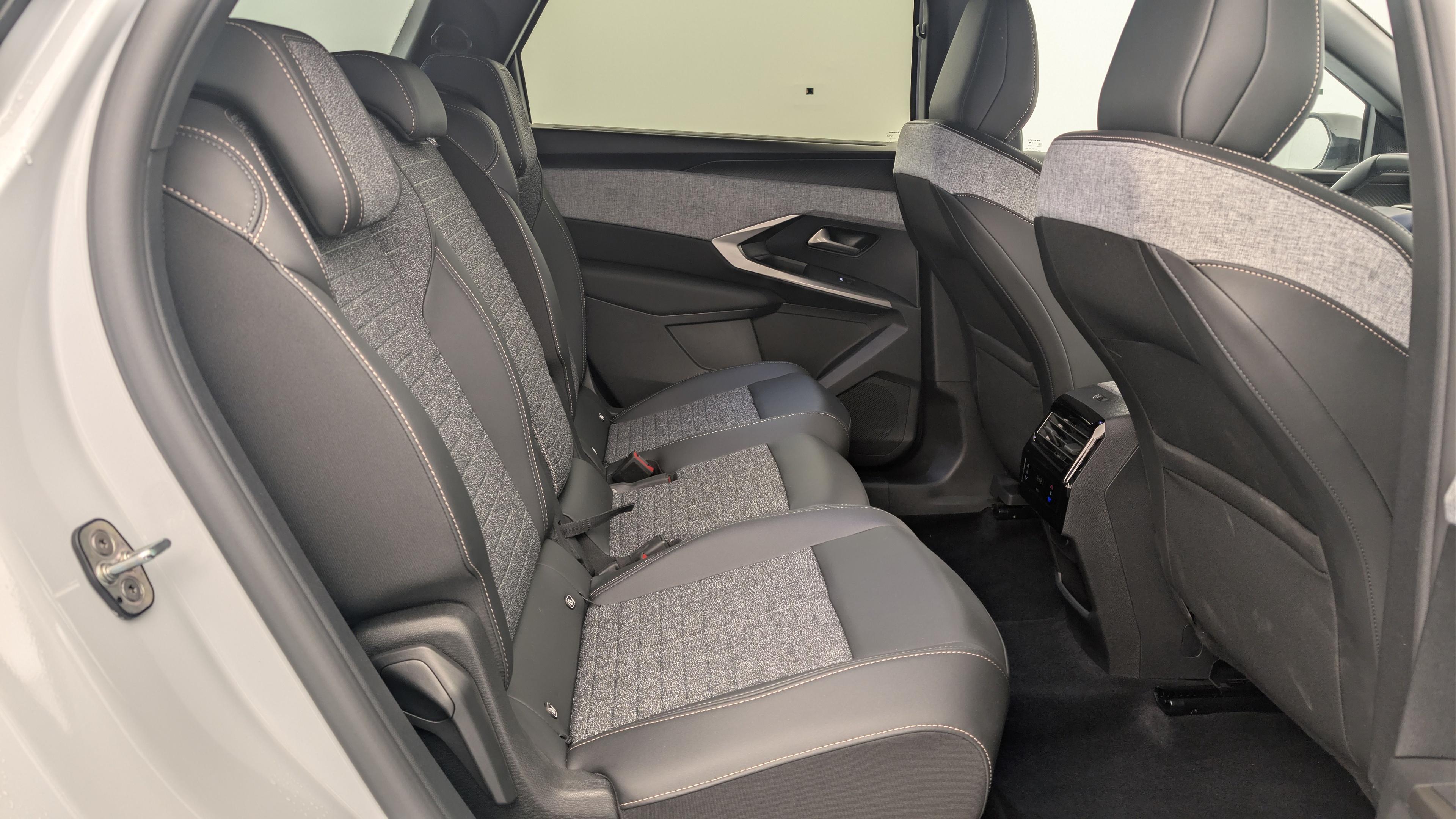 Peugeot 5008 HYBRID 145 CH E-DCS6 ALLURE
