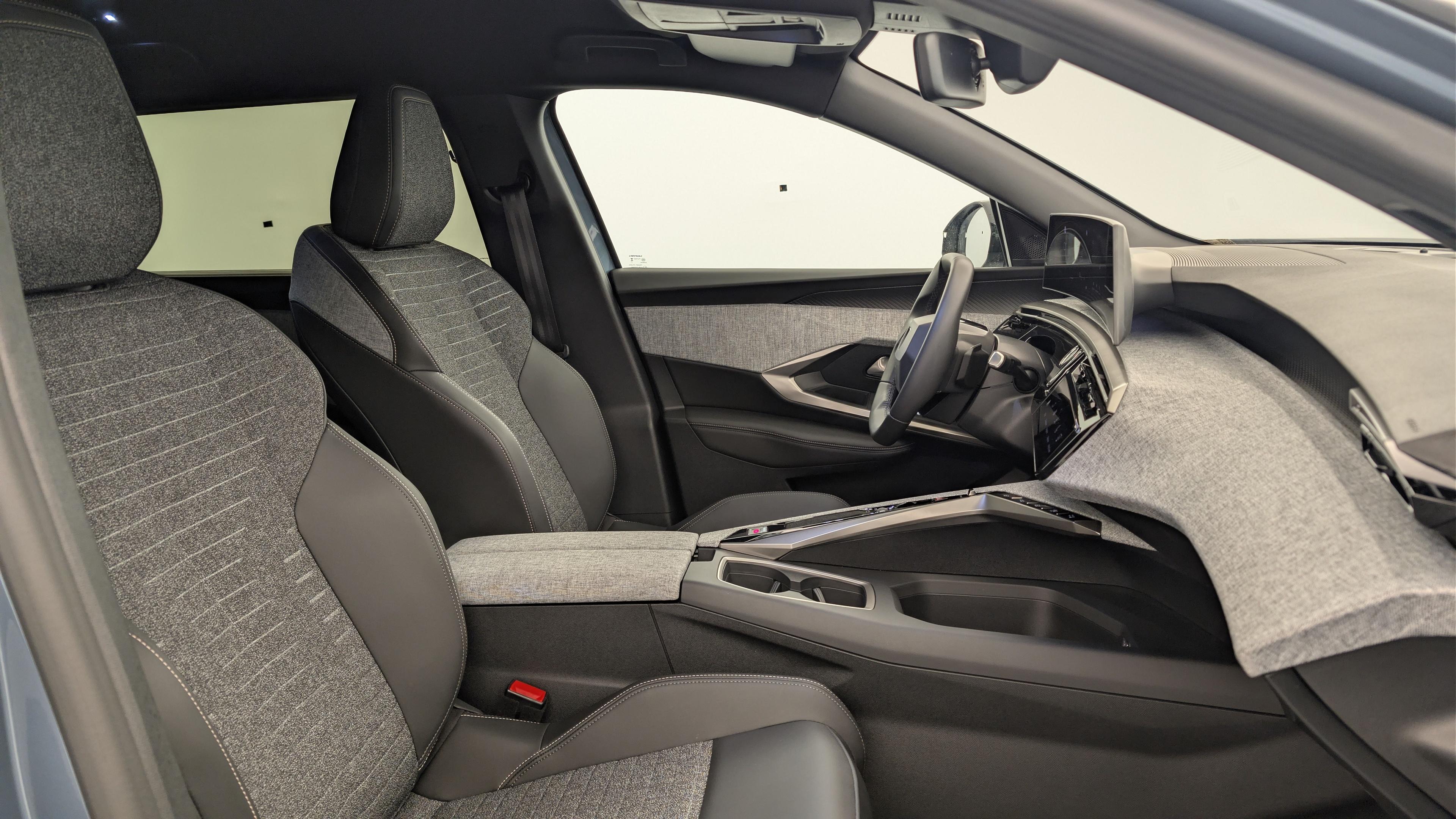Peugeot 5008 HYBRID 145 CH E-DCS6 ALLURE