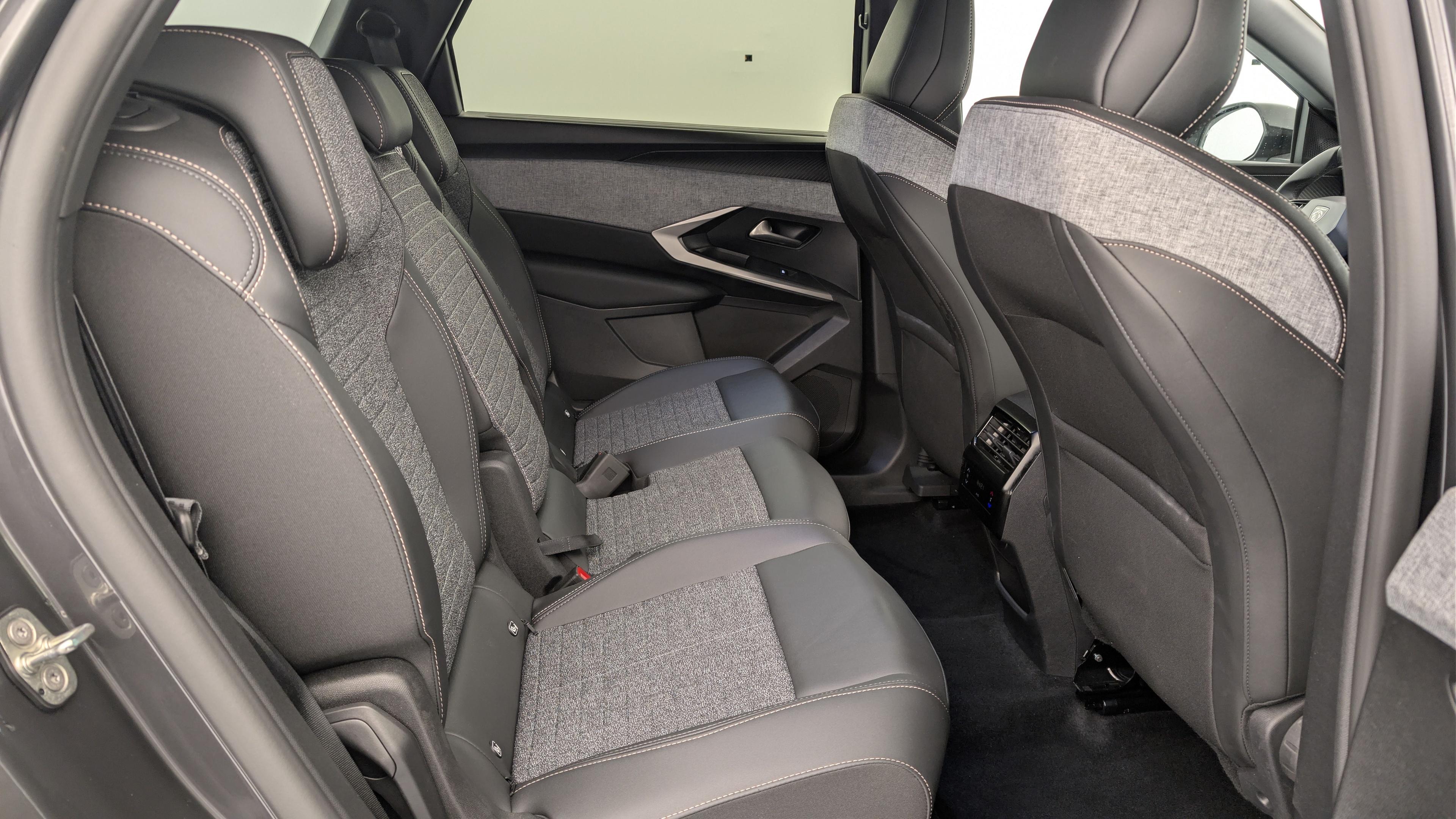 Peugeot 5008 HYBRID 145 CH E-DCS6 ALLURE