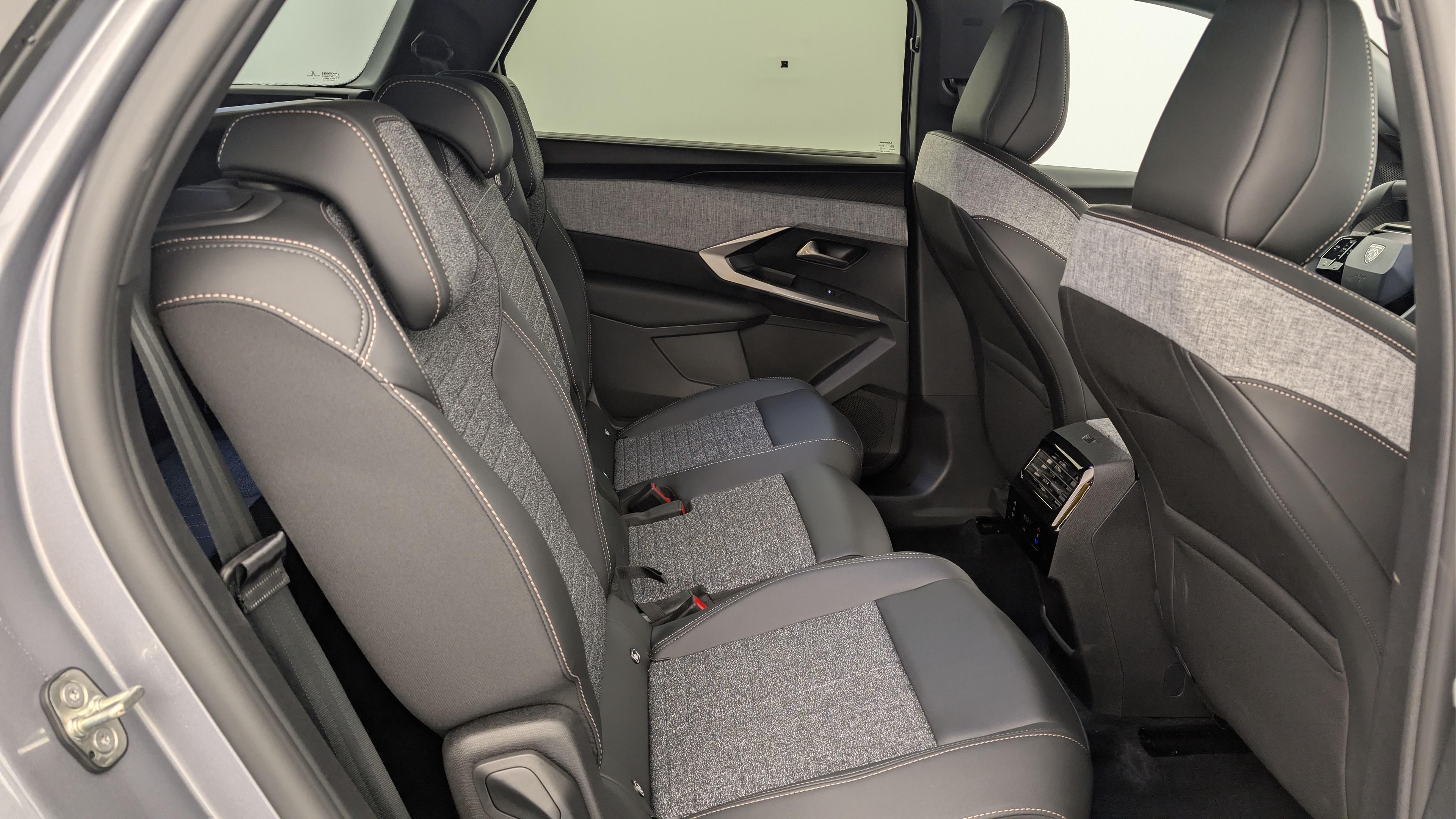Peugeot 5008 HYBRID 145 CH E-DCS6 ALLURE