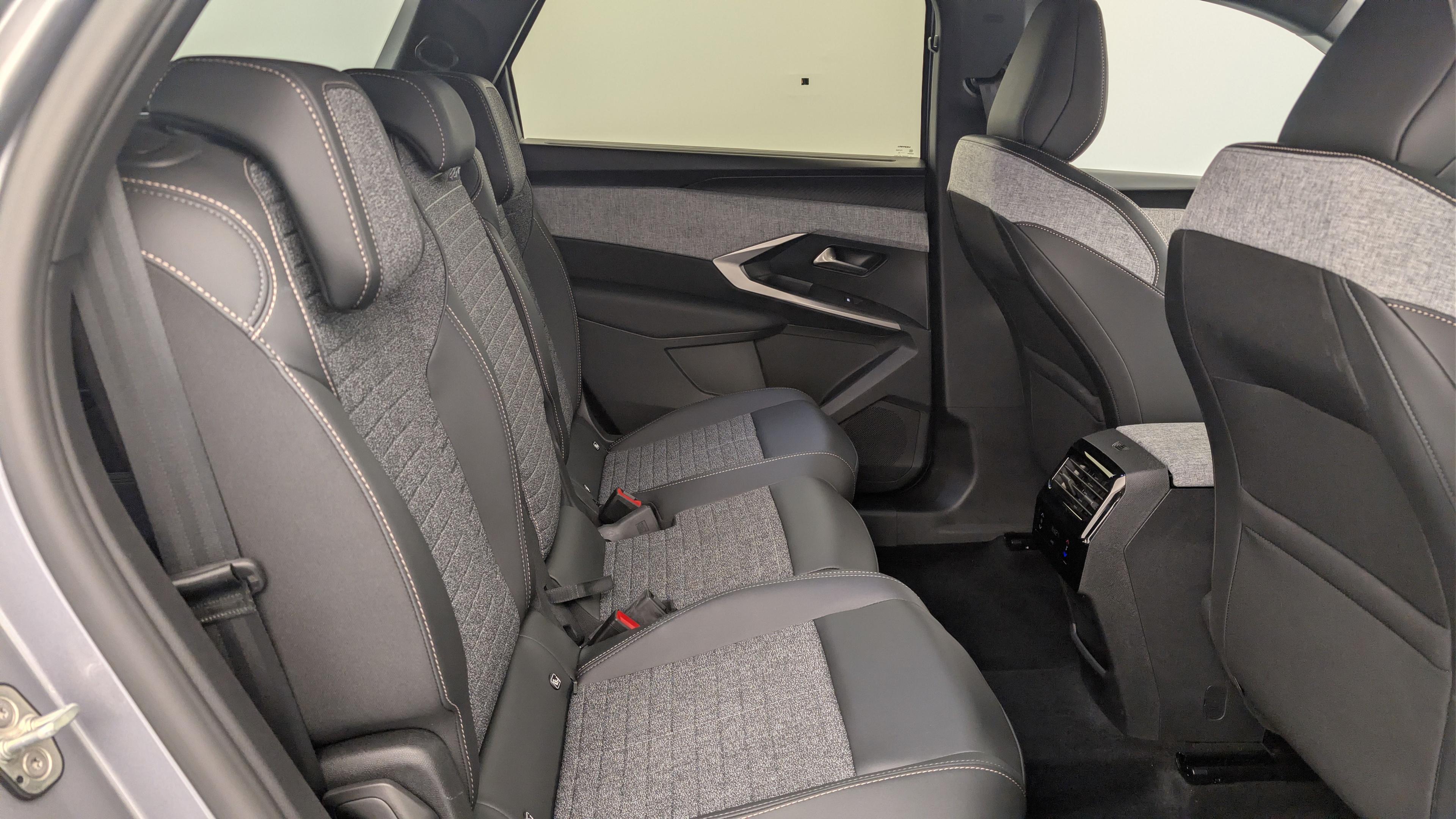 Peugeot 5008 HYBRID 145 CH E-DCS6 ALLURE