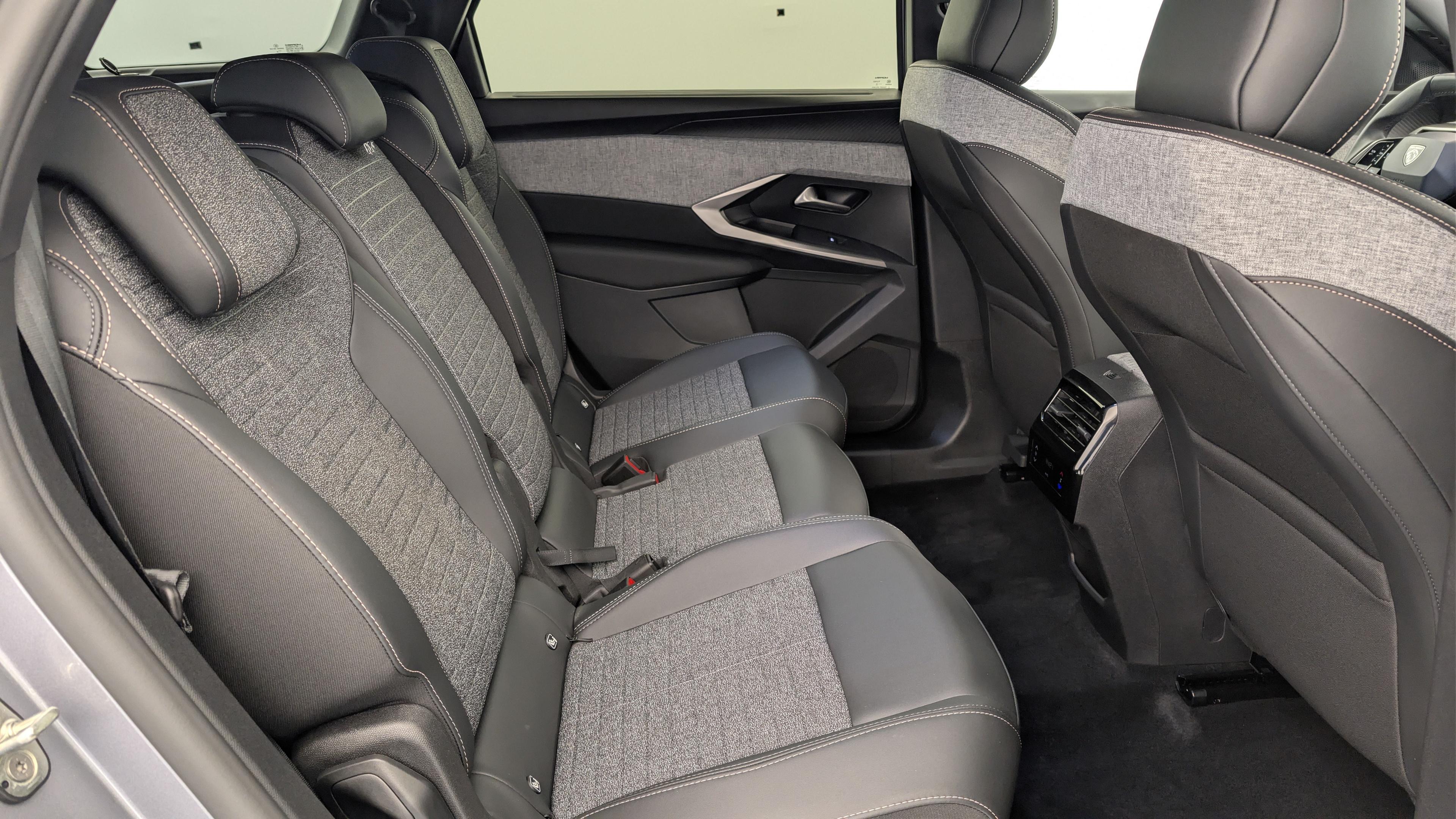 Peugeot 5008 HYBRID 145 CH E-DCS6 ALLURE