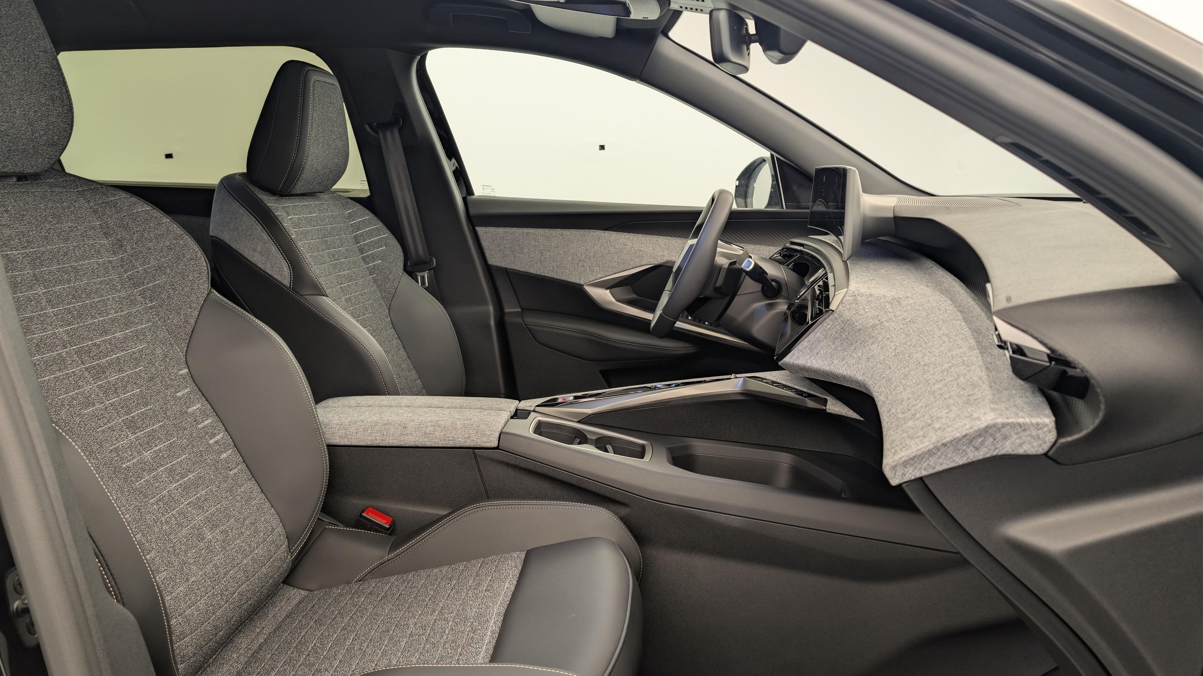 Peugeot 5008 HYBRID 145 CH E-DCS6 ALLURE