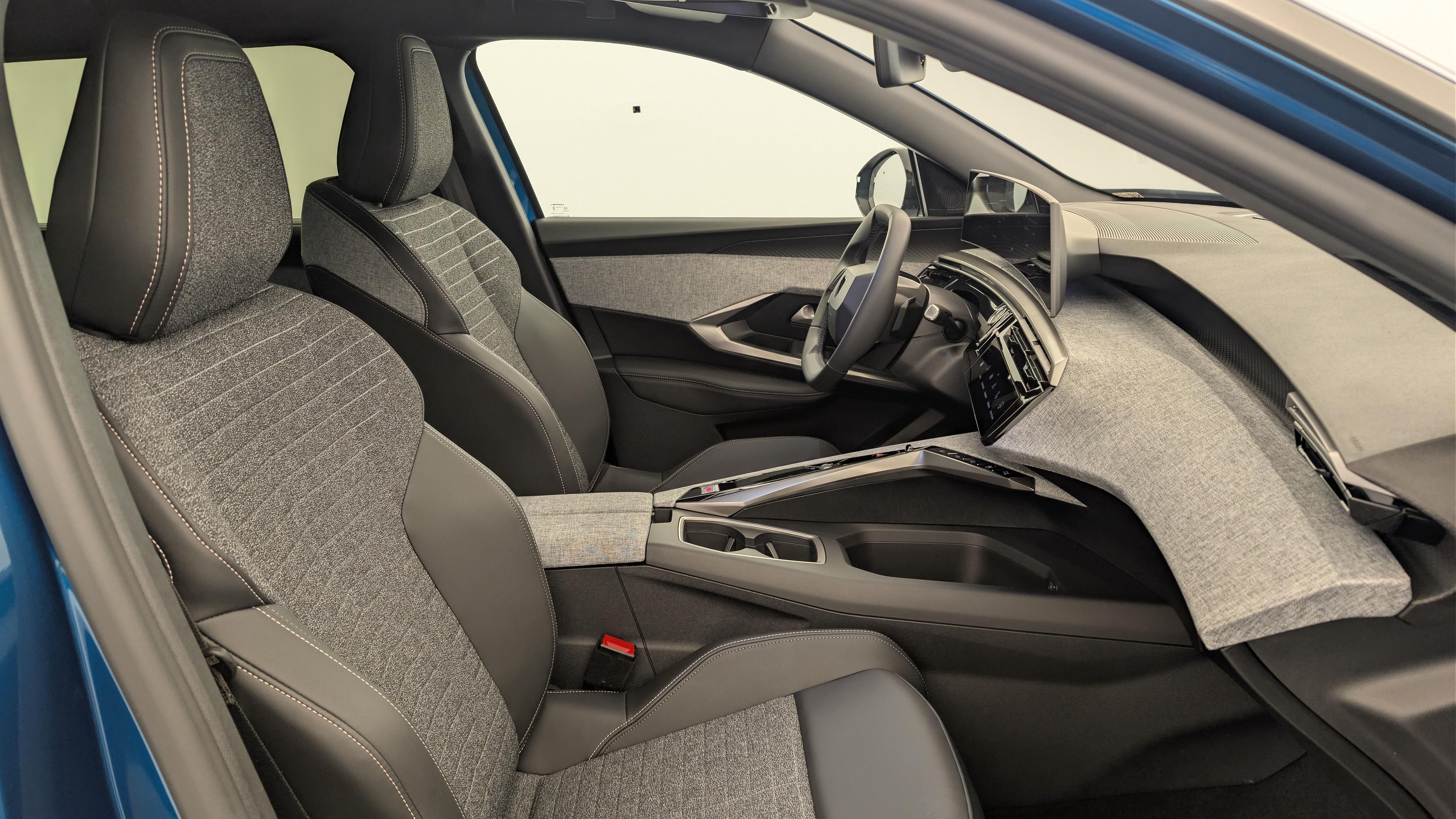 Peugeot 5008 HYBRID 145 CH E-DCS6 ALLURE