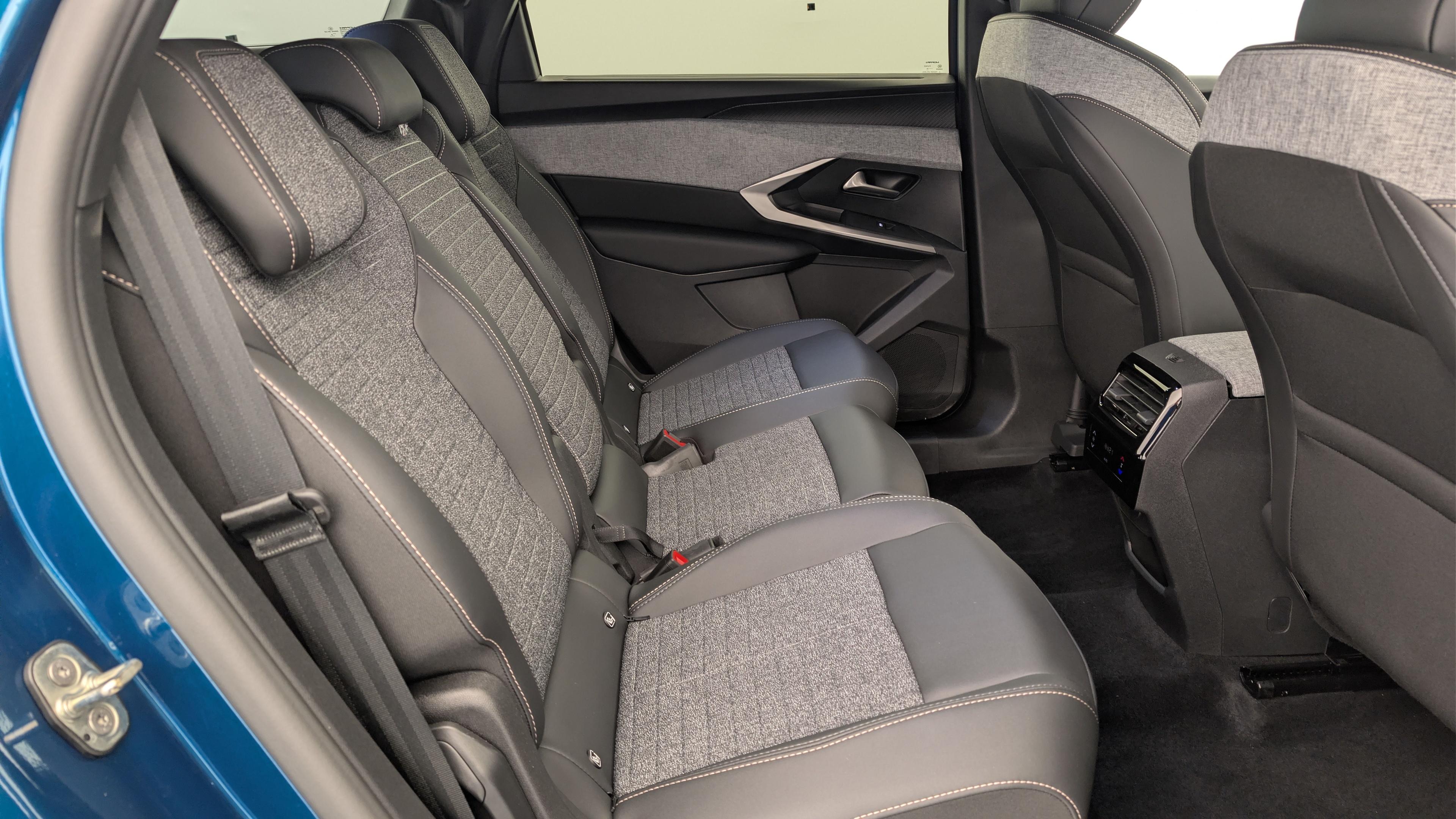 Peugeot 5008 HYBRID 145 CH E-DCS6 ALLURE