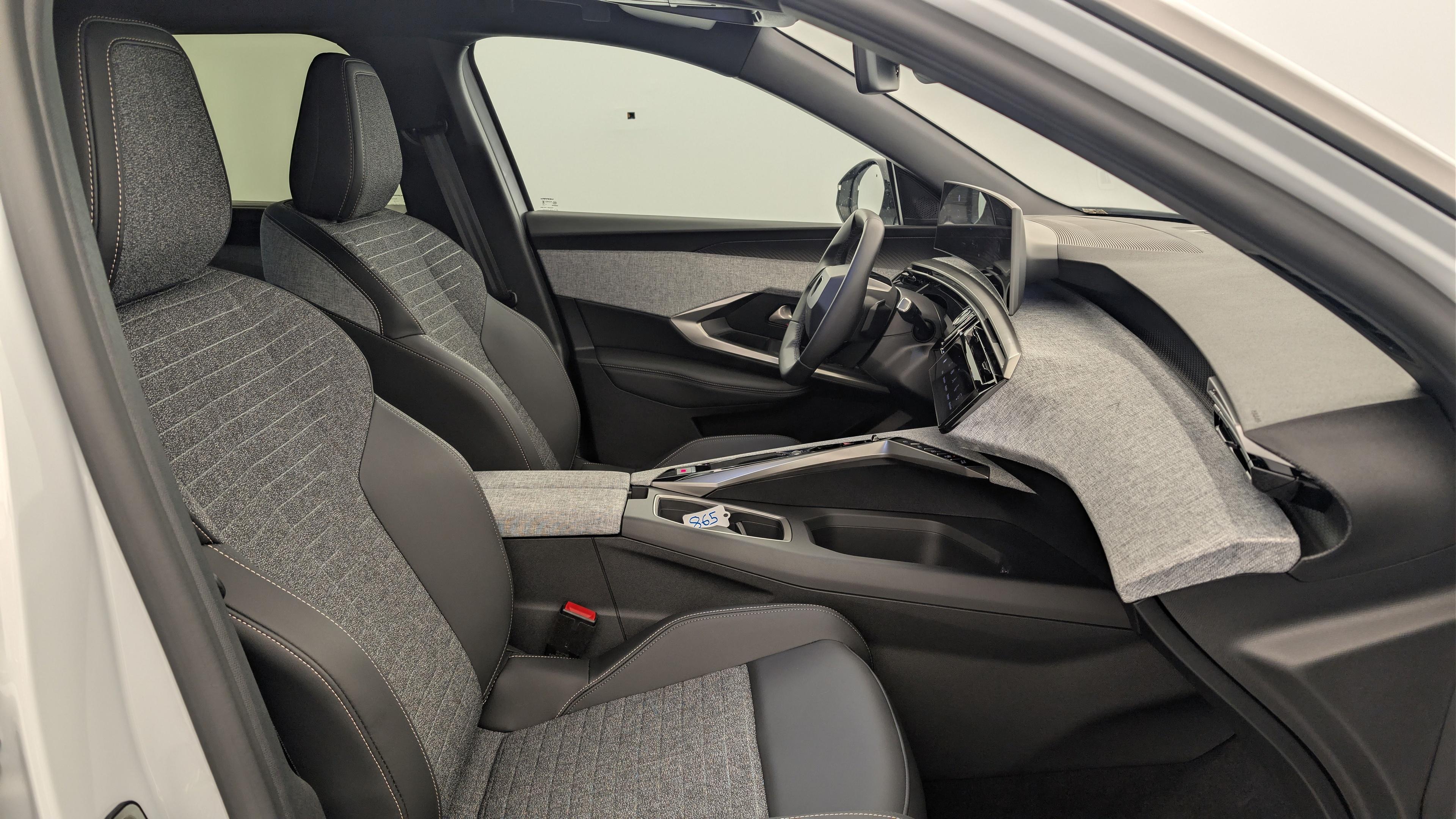 Peugeot 5008 HYBRID 145 CH E-DCS6 ALLURE