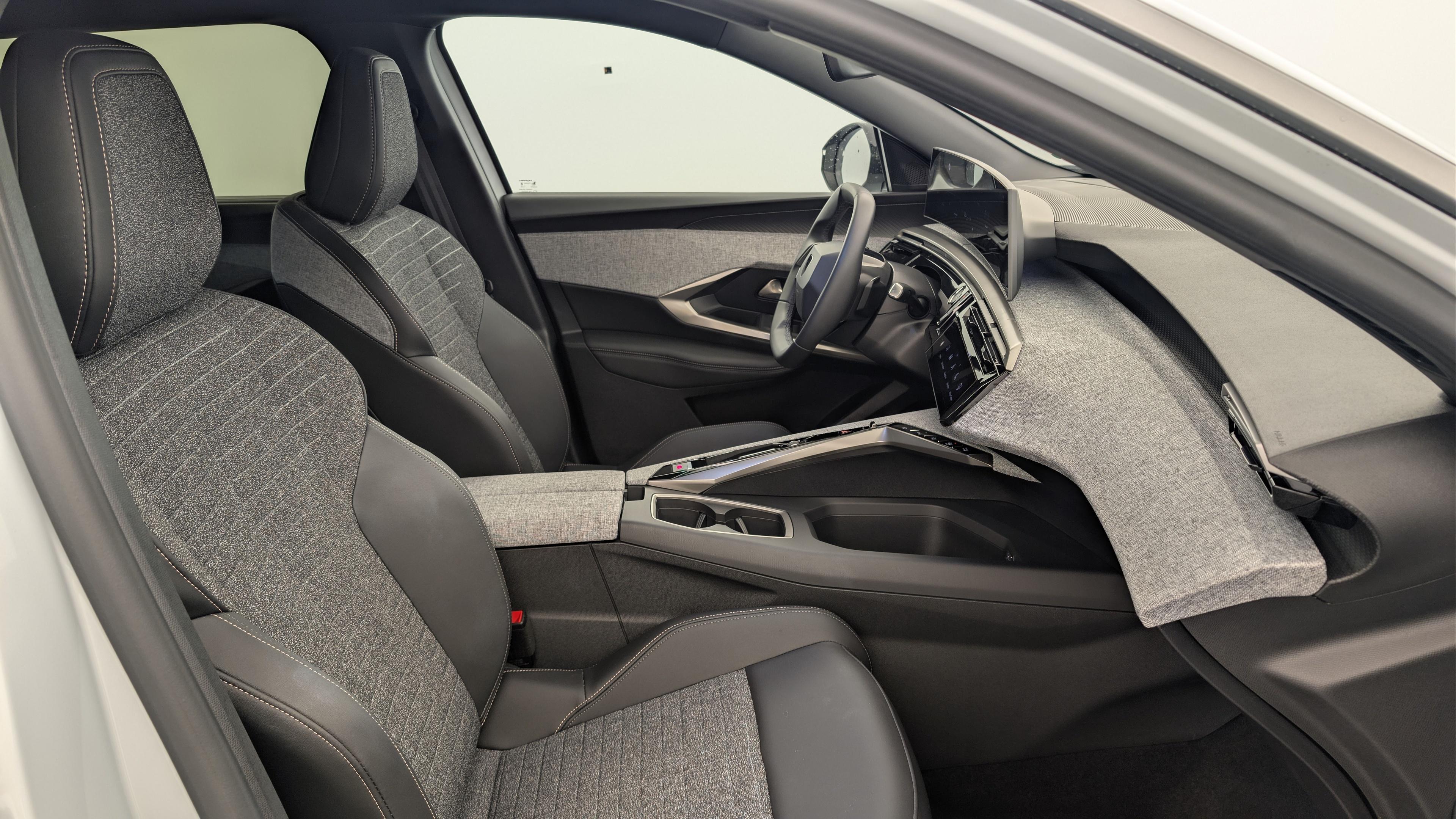 Peugeot 5008 HYBRID 145 CH E-DCS6 ALLURE