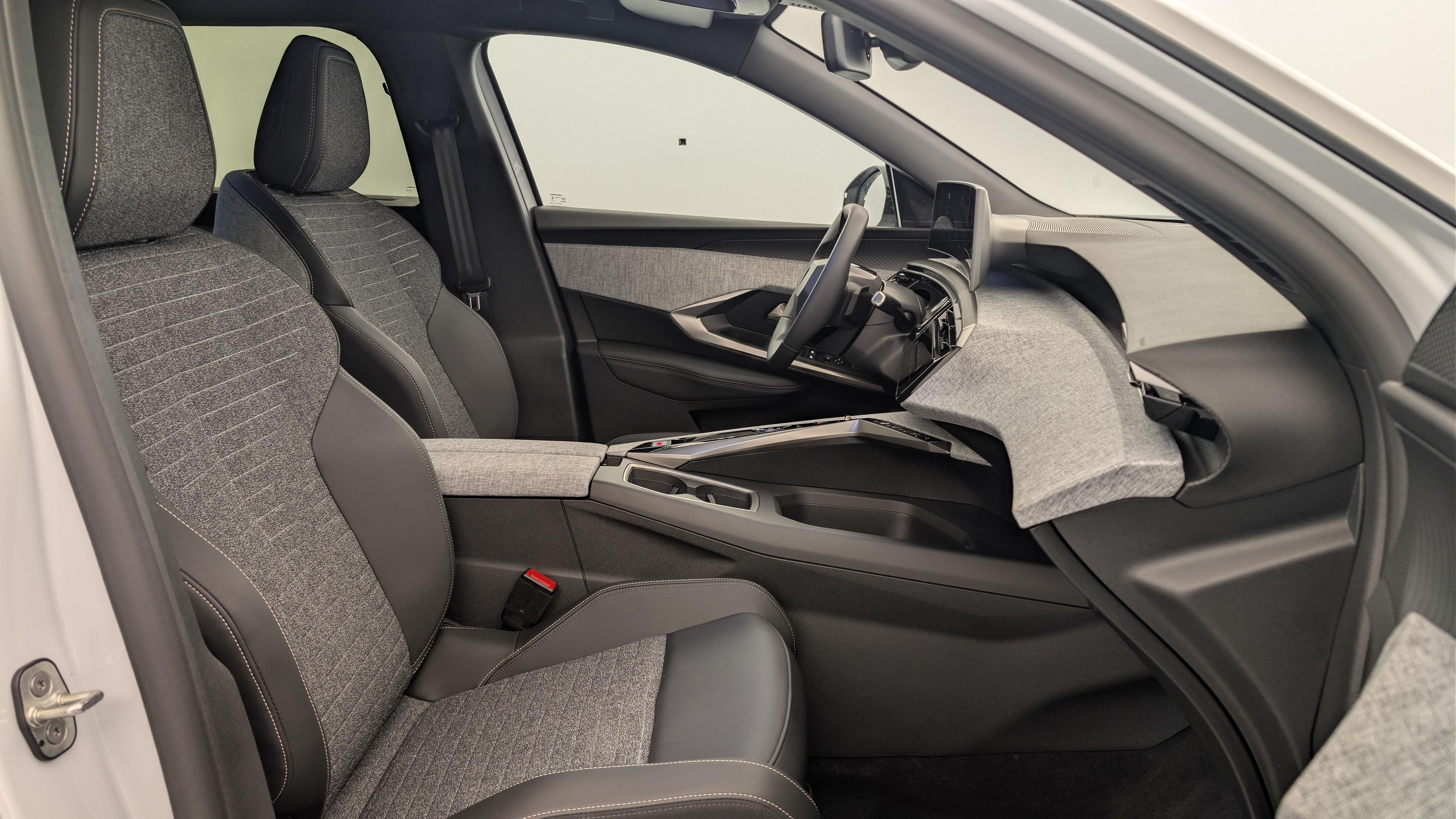 Peugeot 5008 HYBRID 145 CH E-DCS6 ALLURE