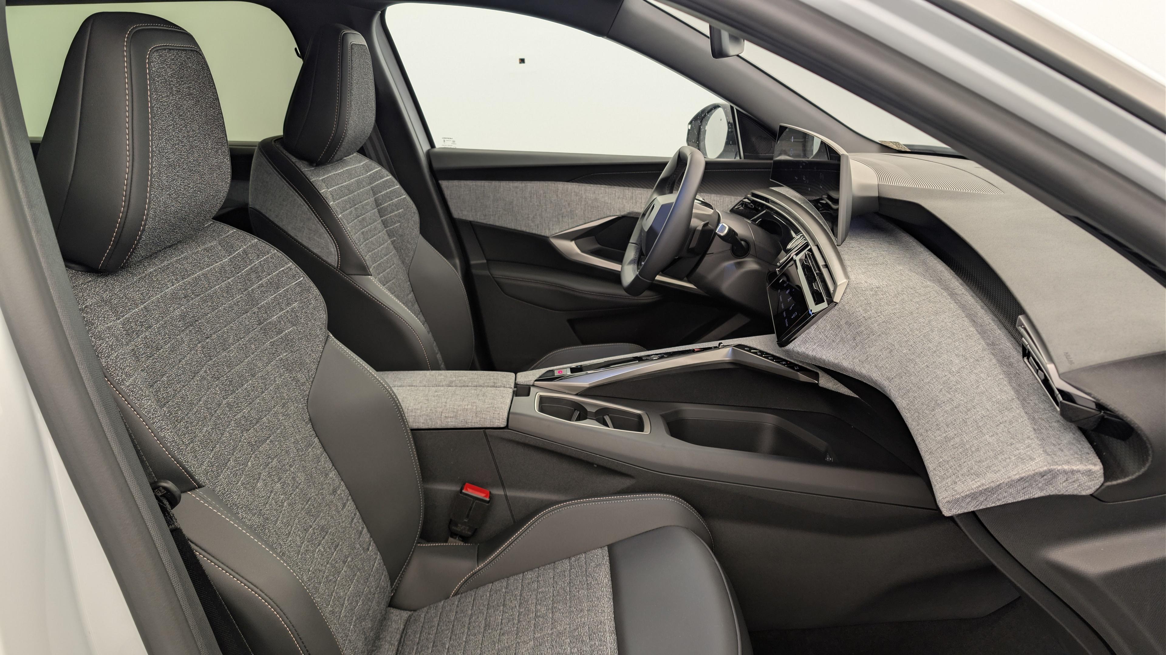 Peugeot 5008 HYBRID 145 CH E-DCS6 ALLURE