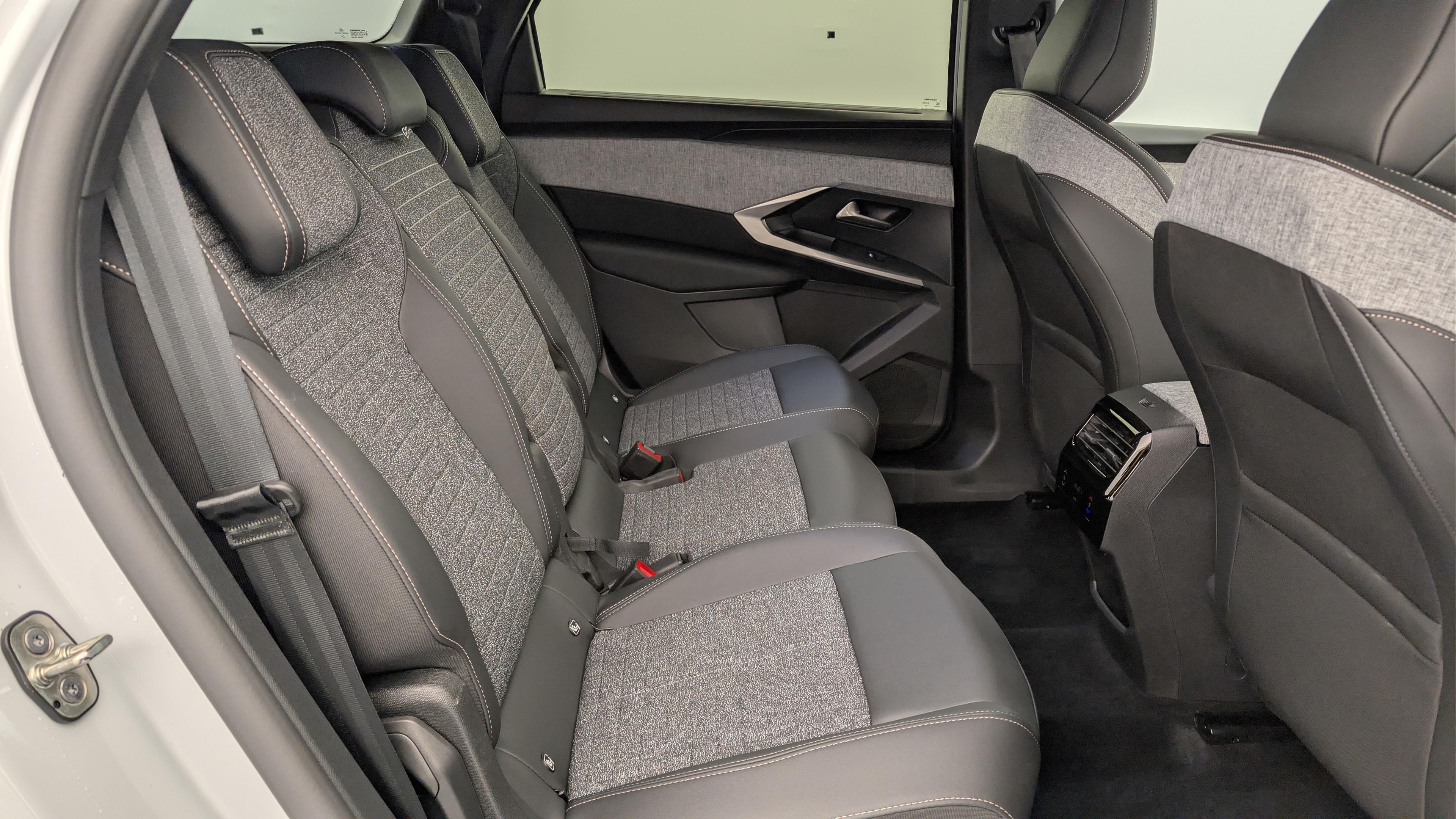 Peugeot 5008 HYBRID 145 CH E-DCS6 ALLURE