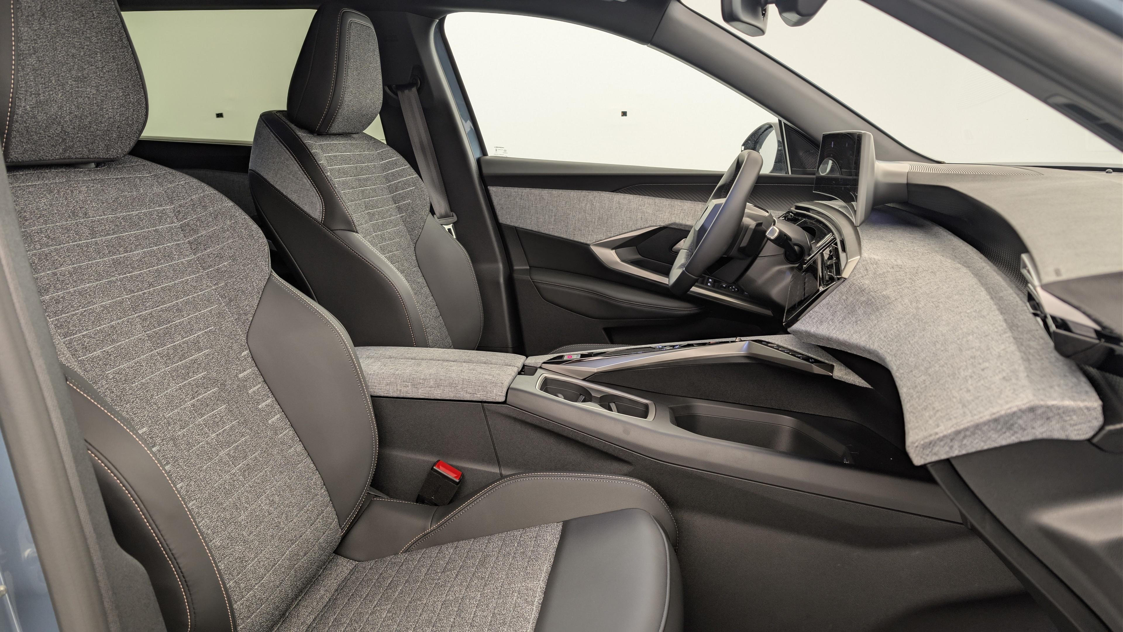 Peugeot 5008 HYBRID 145 CH E-DCS6 ALLURE
