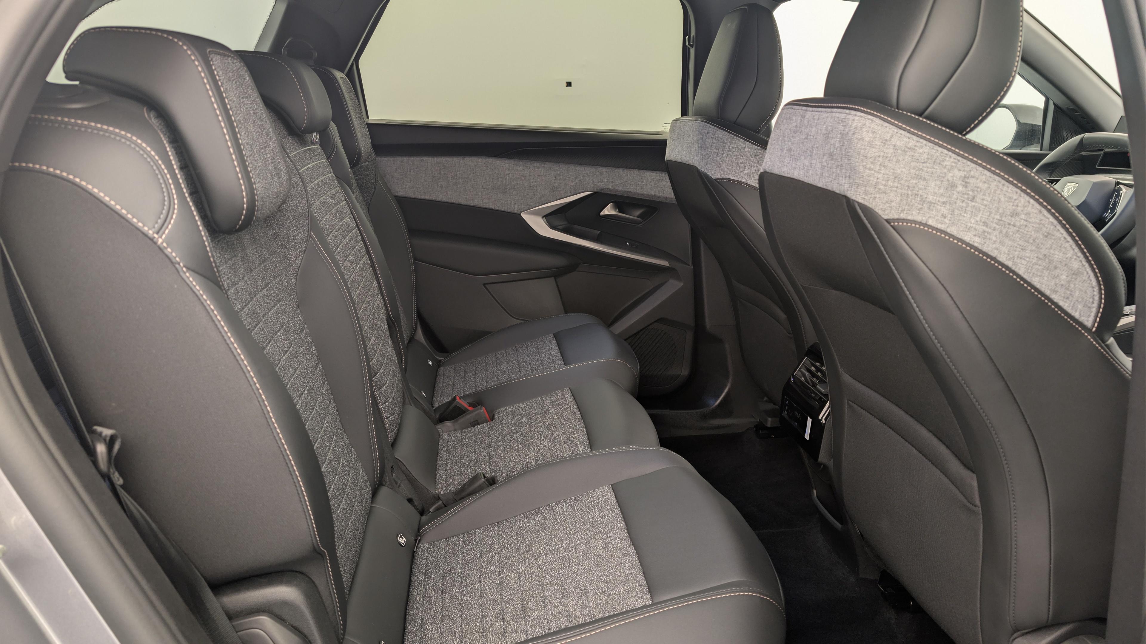 Peugeot 5008 HYBRID 145 CH E-DCS6 ALLURE