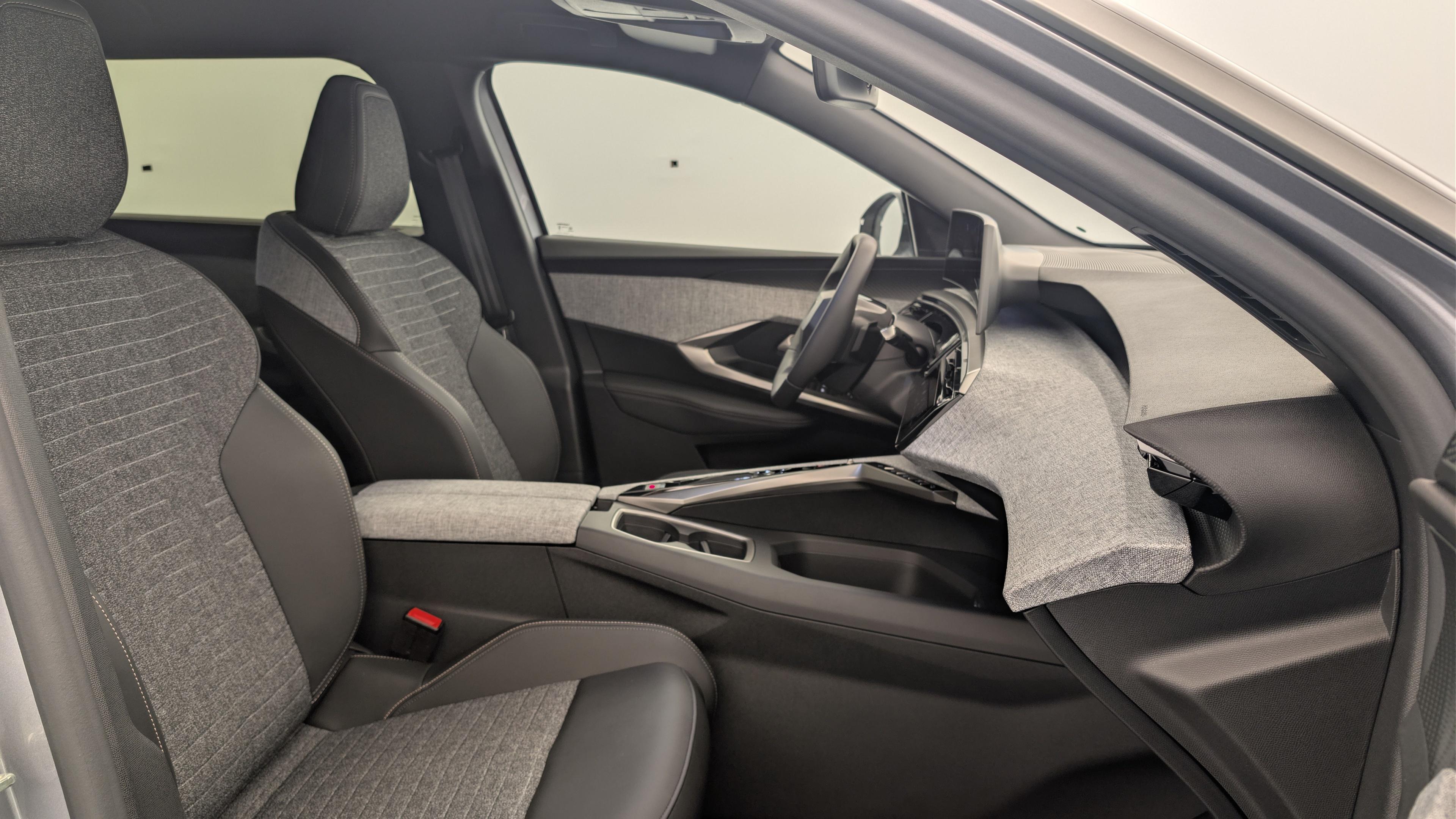 Peugeot 5008 HYBRID 145 CH E-DCS6 ALLURE