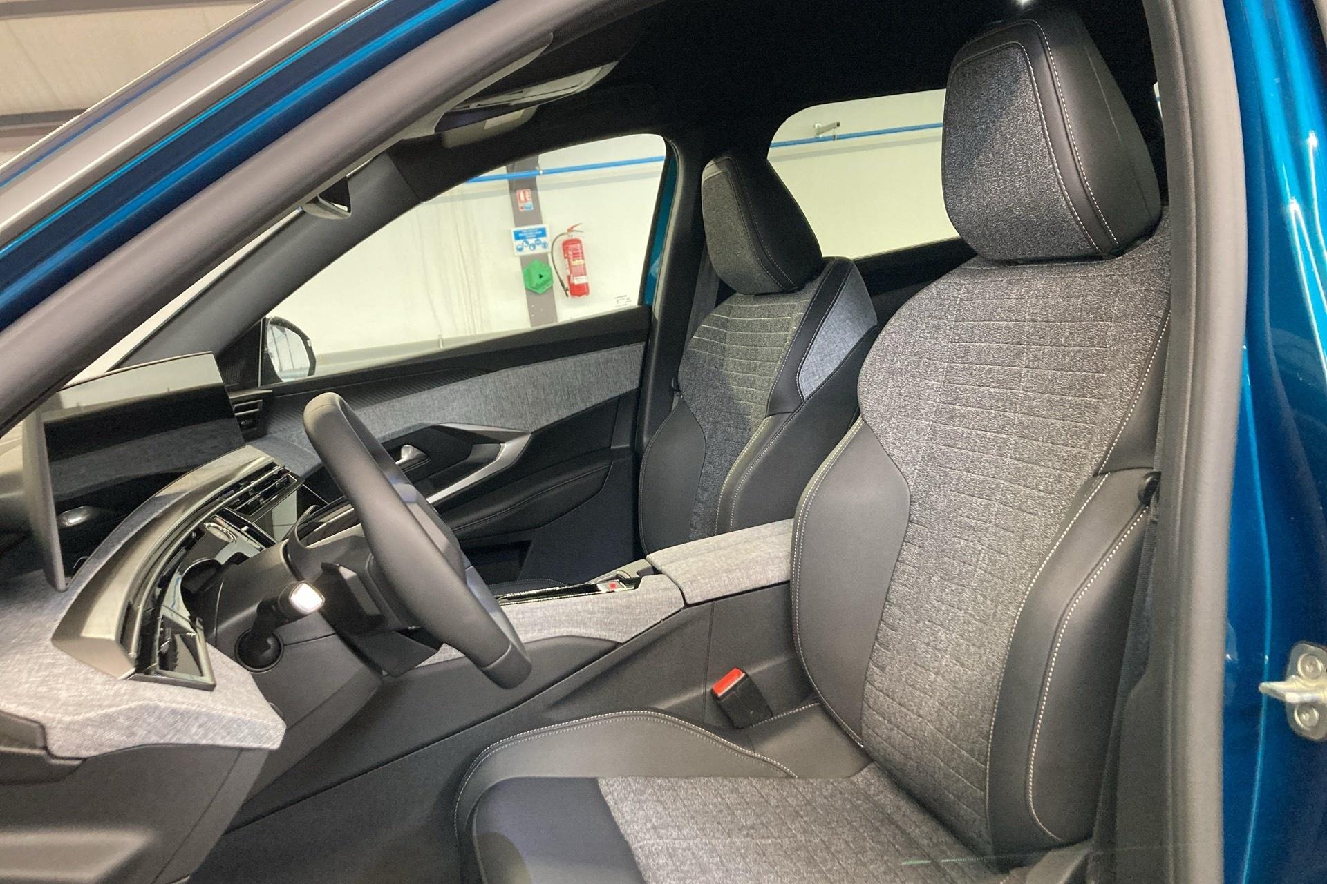 Peugeot 5008 HYBRID 145 CH E-DCS6 ALLURE