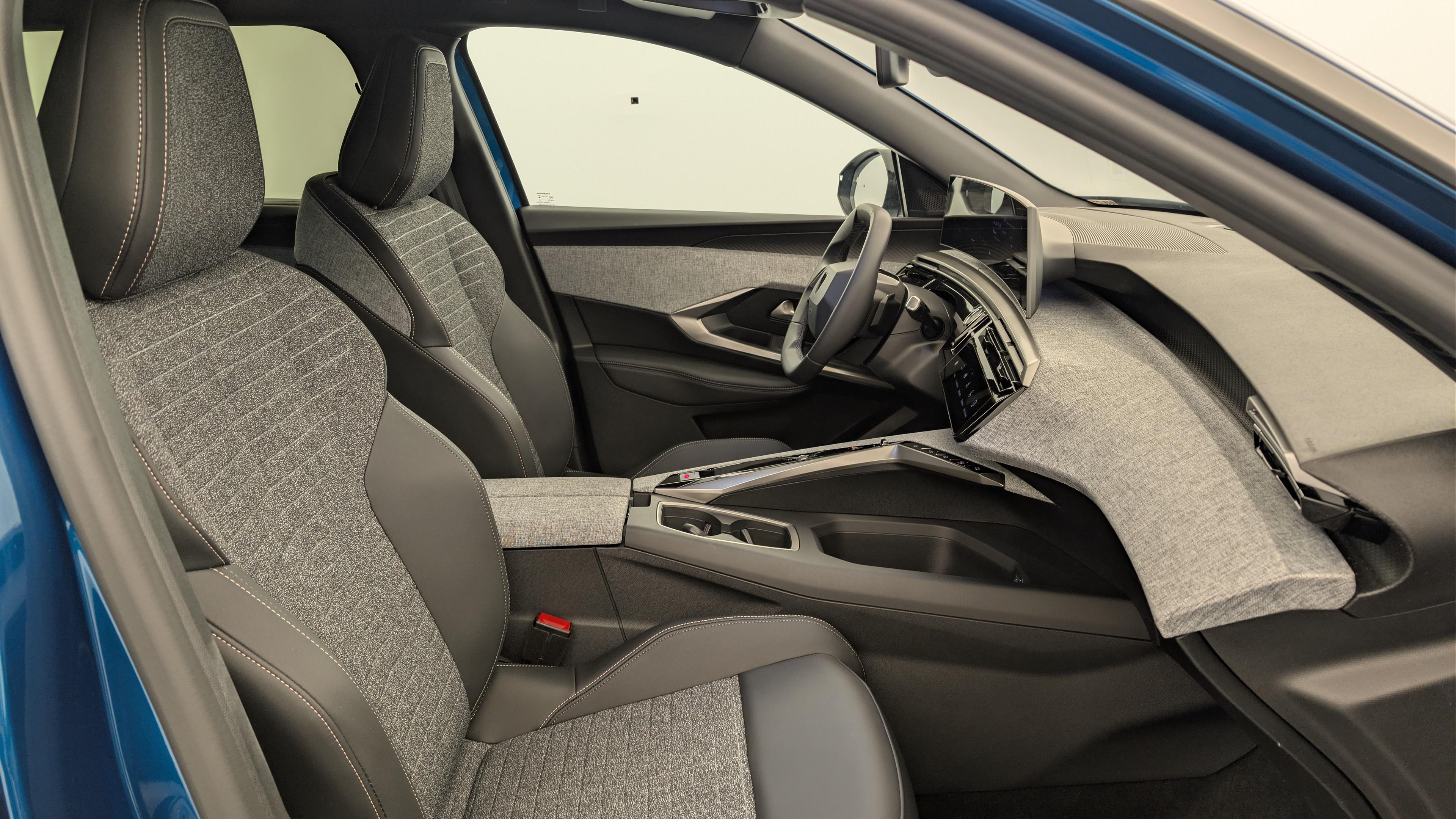 Peugeot 5008 HYBRID 145 CH E-DCS6 ALLURE