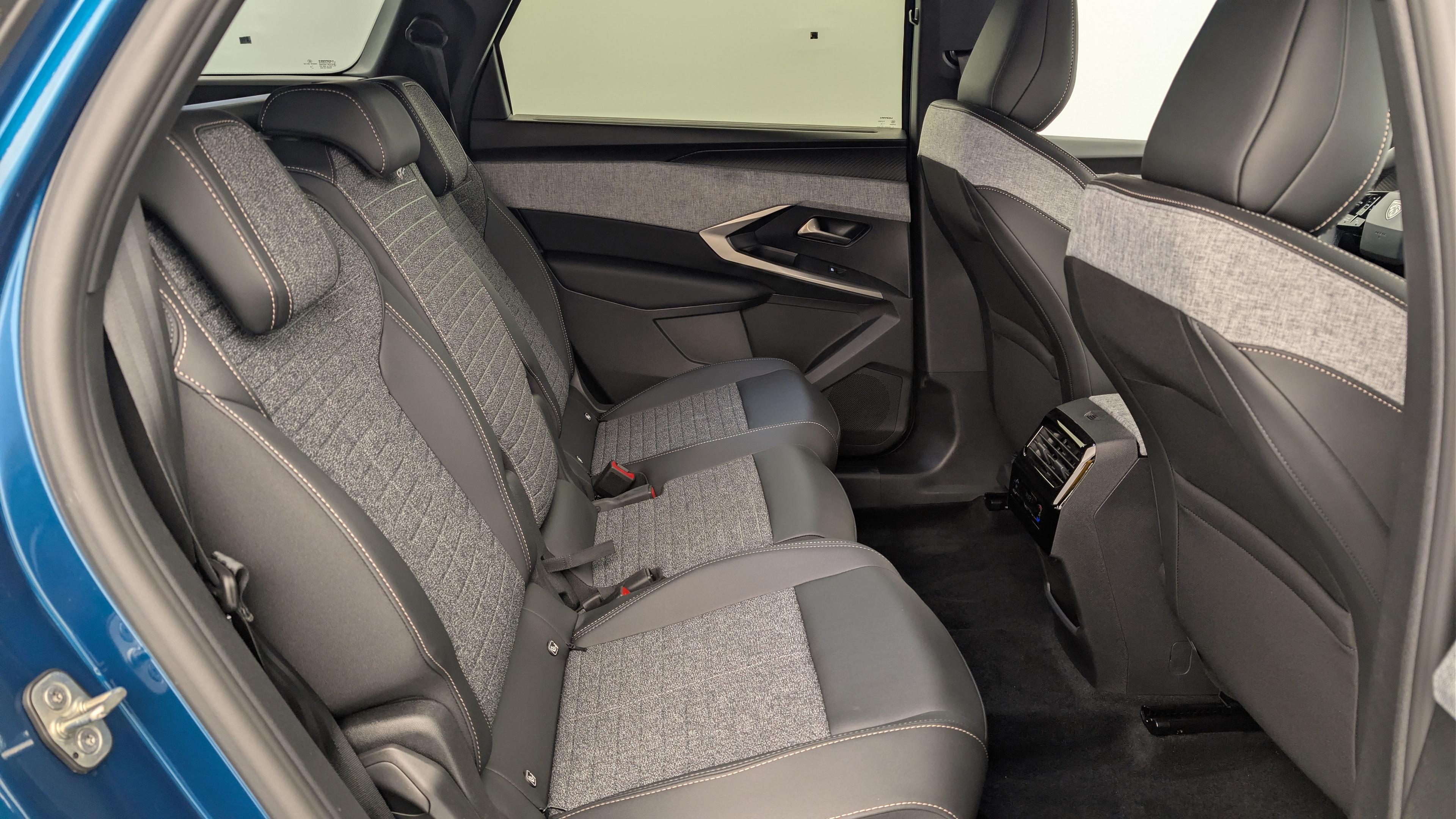Peugeot 5008 HYBRID 145 CH E-DCS6 ALLURE