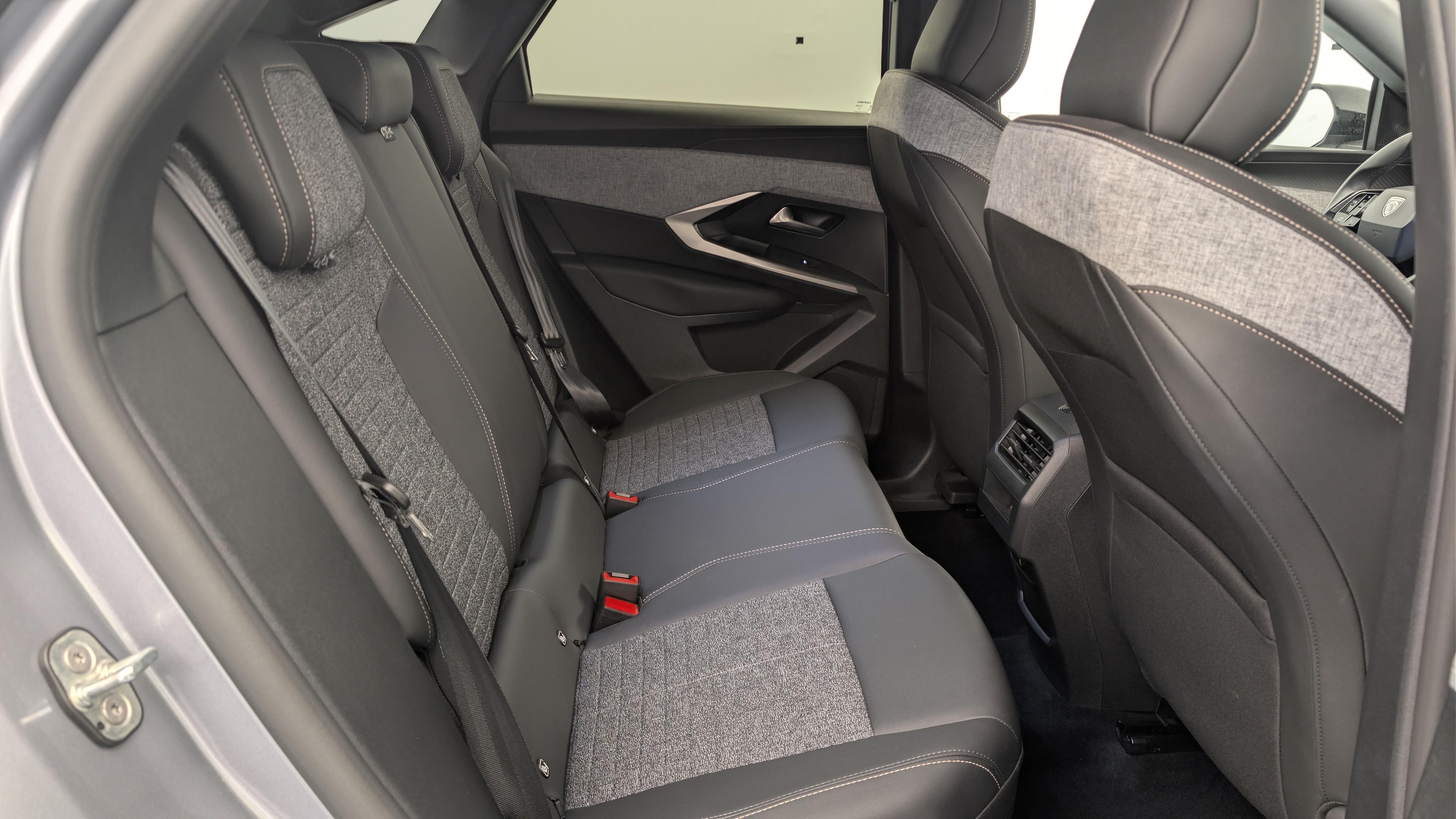 Peugeot 3008 Hybrid 145 e-DCS6 Allure