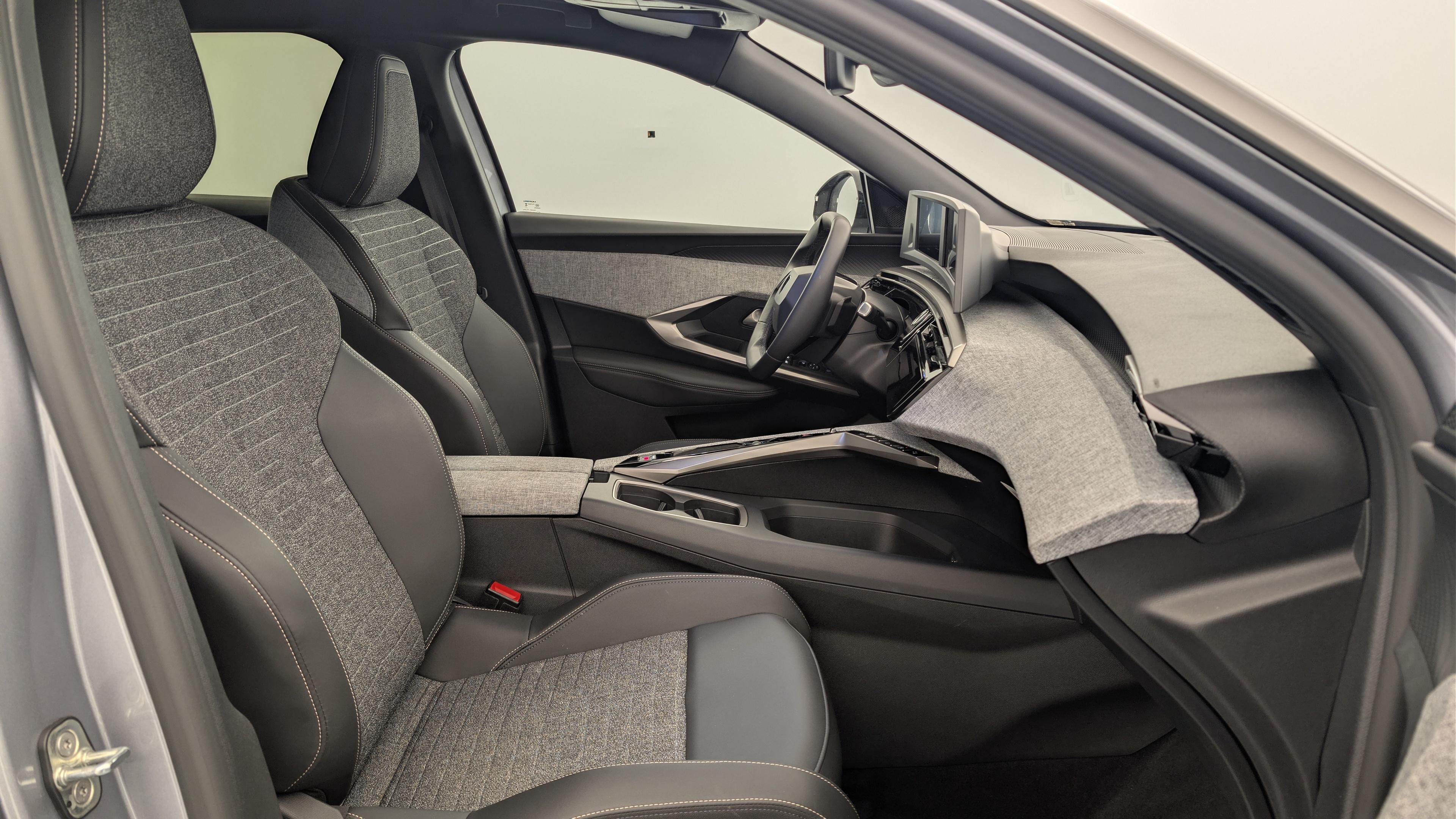Peugeot 3008 Hybrid 145 e-DCS6 Allure