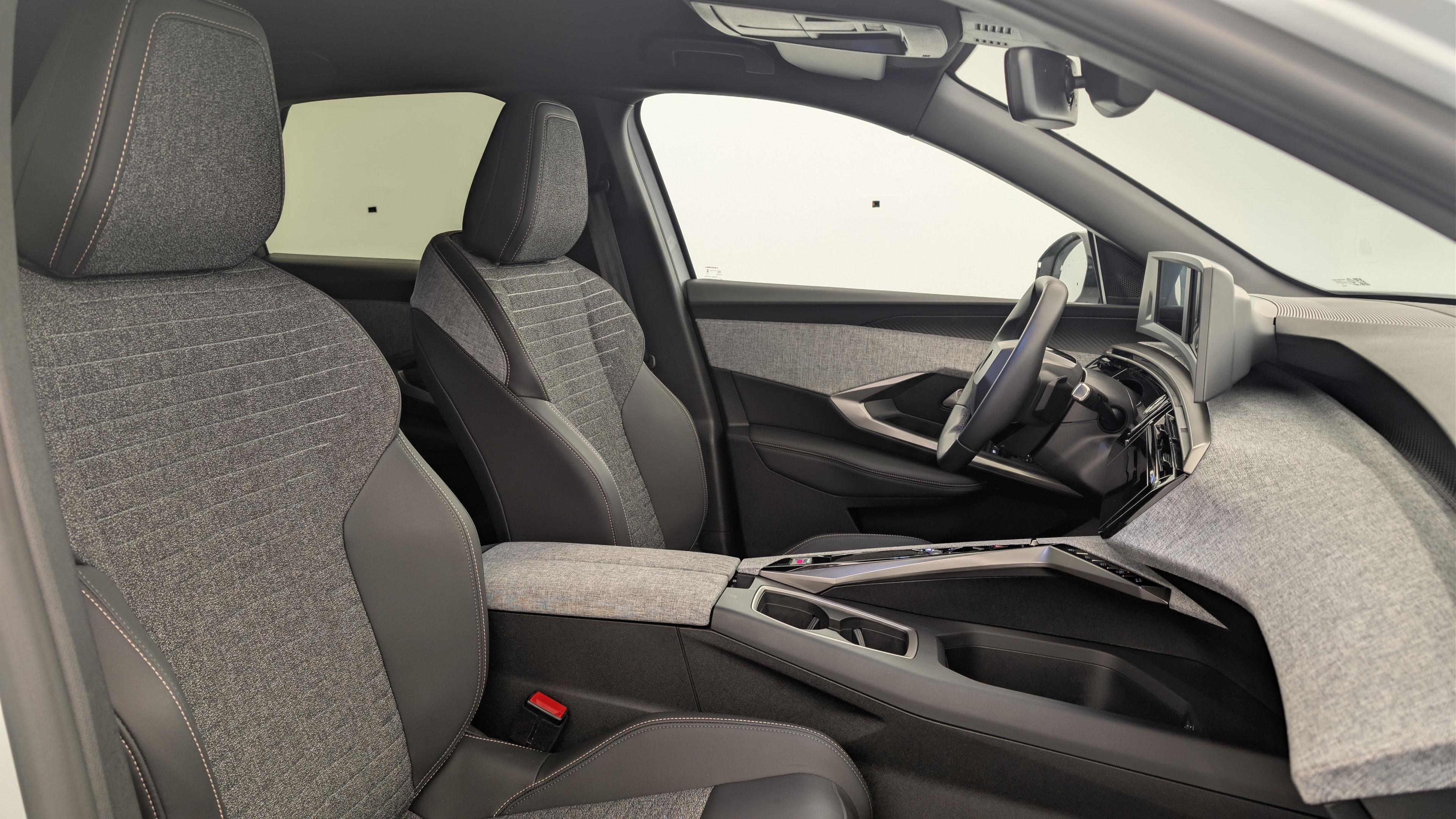Peugeot 3008 Hybrid 145 e-DCS6 Allure